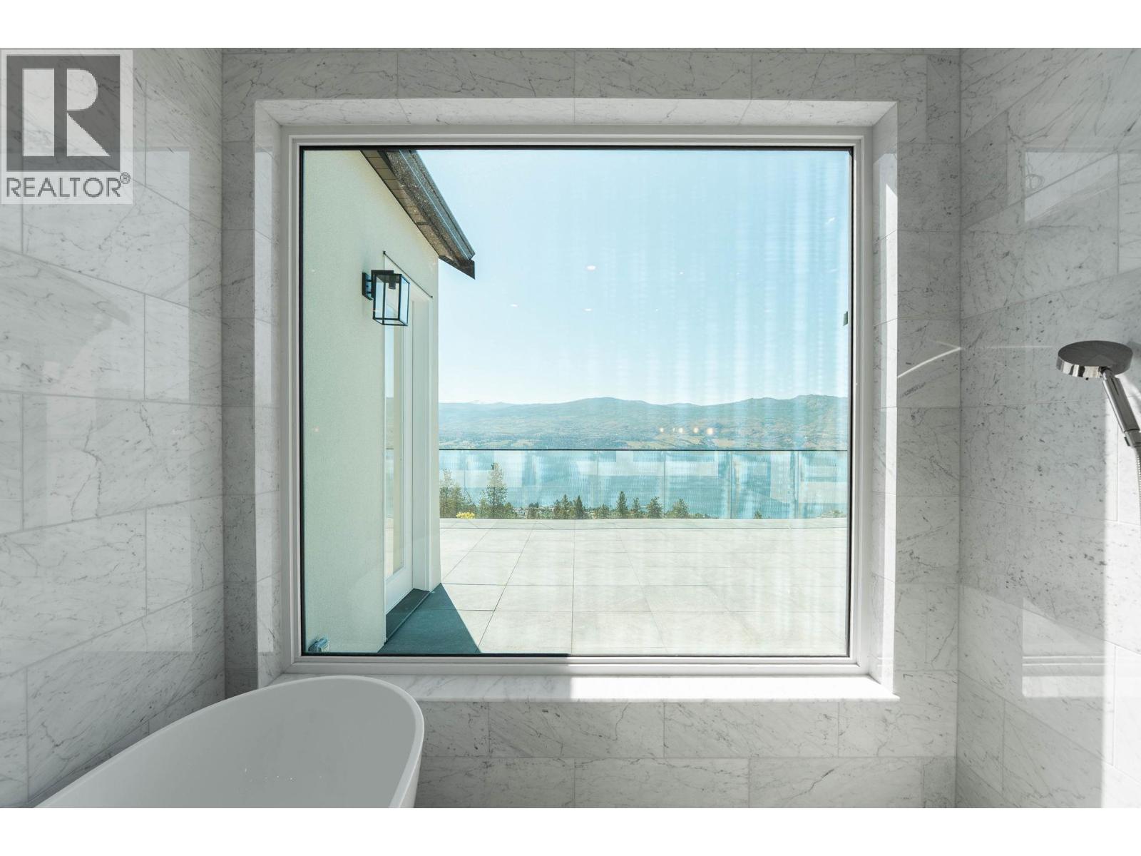  1327 Vineyard Drive, West Kelowna