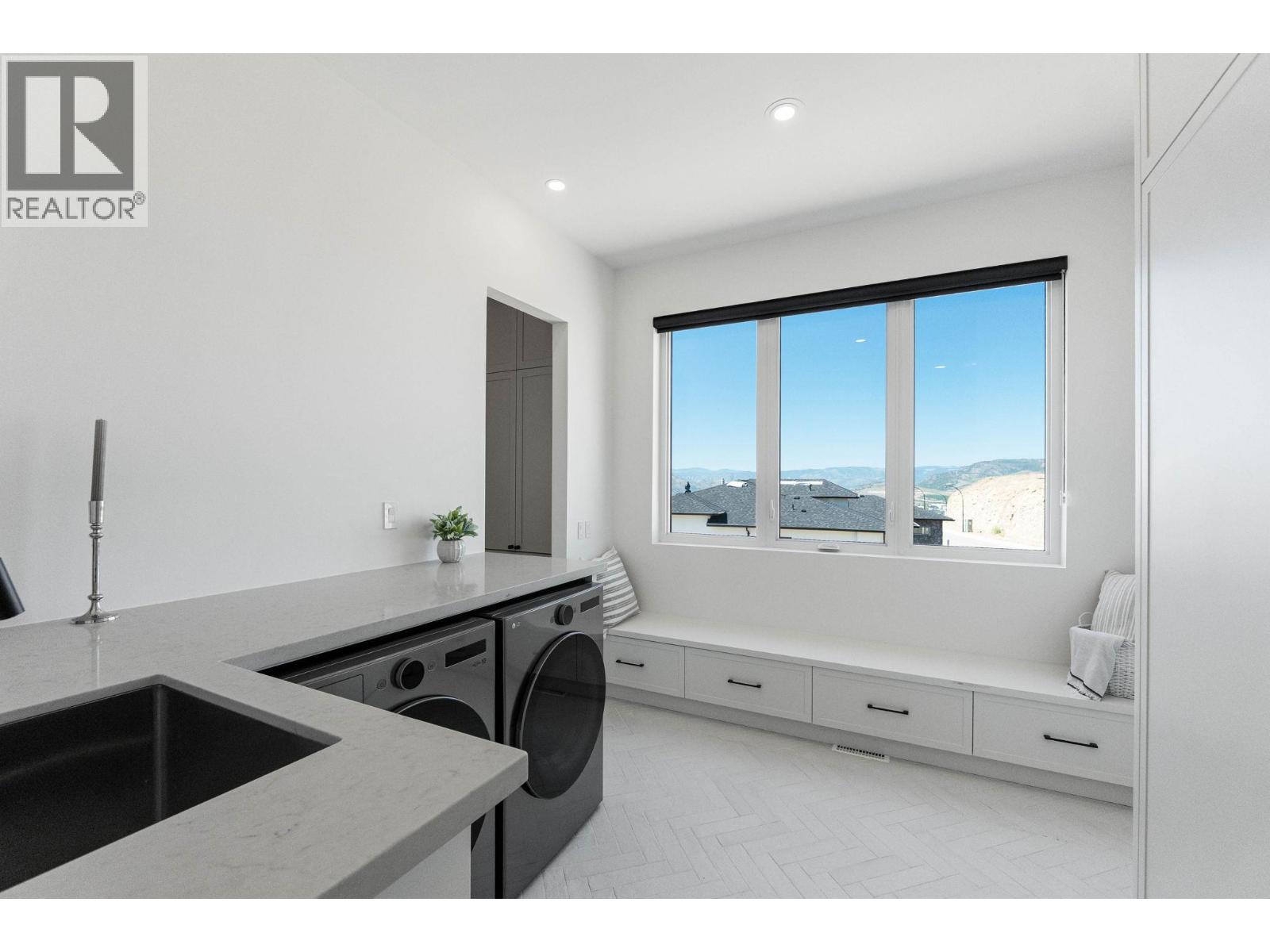  1327 Vineyard Drive, West Kelowna