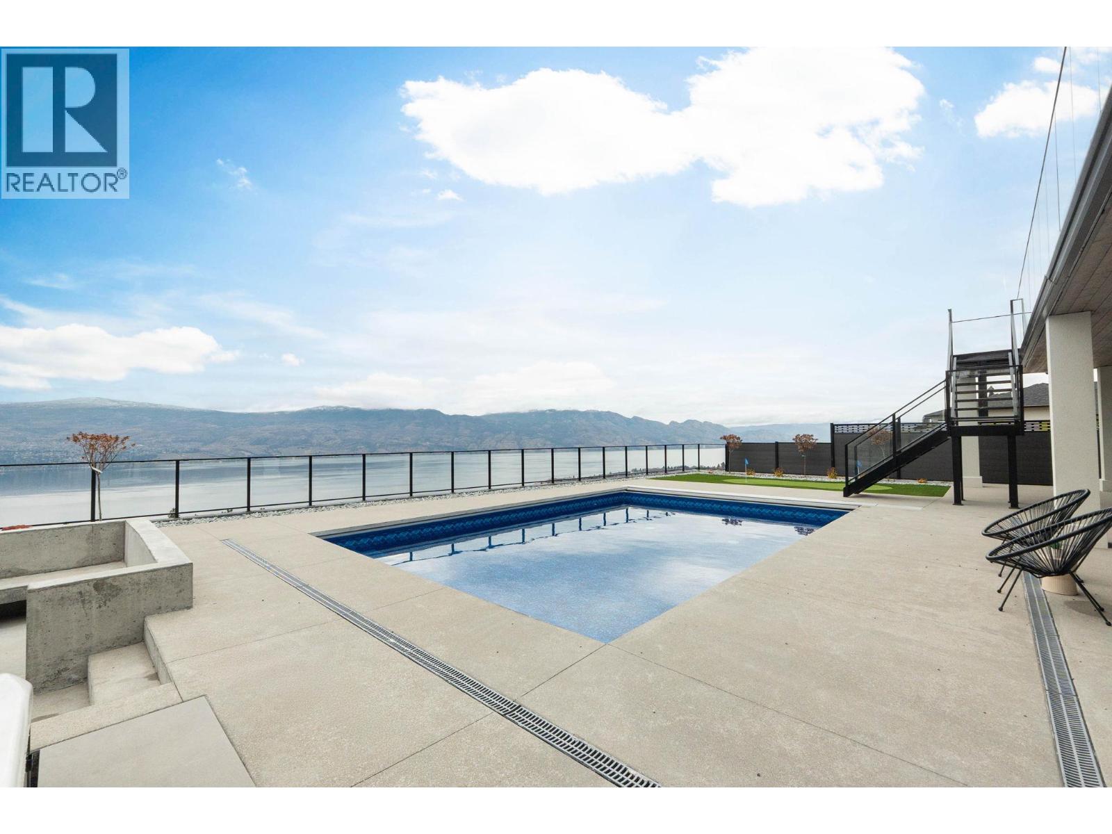  1327 Vineyard Drive, West Kelowna