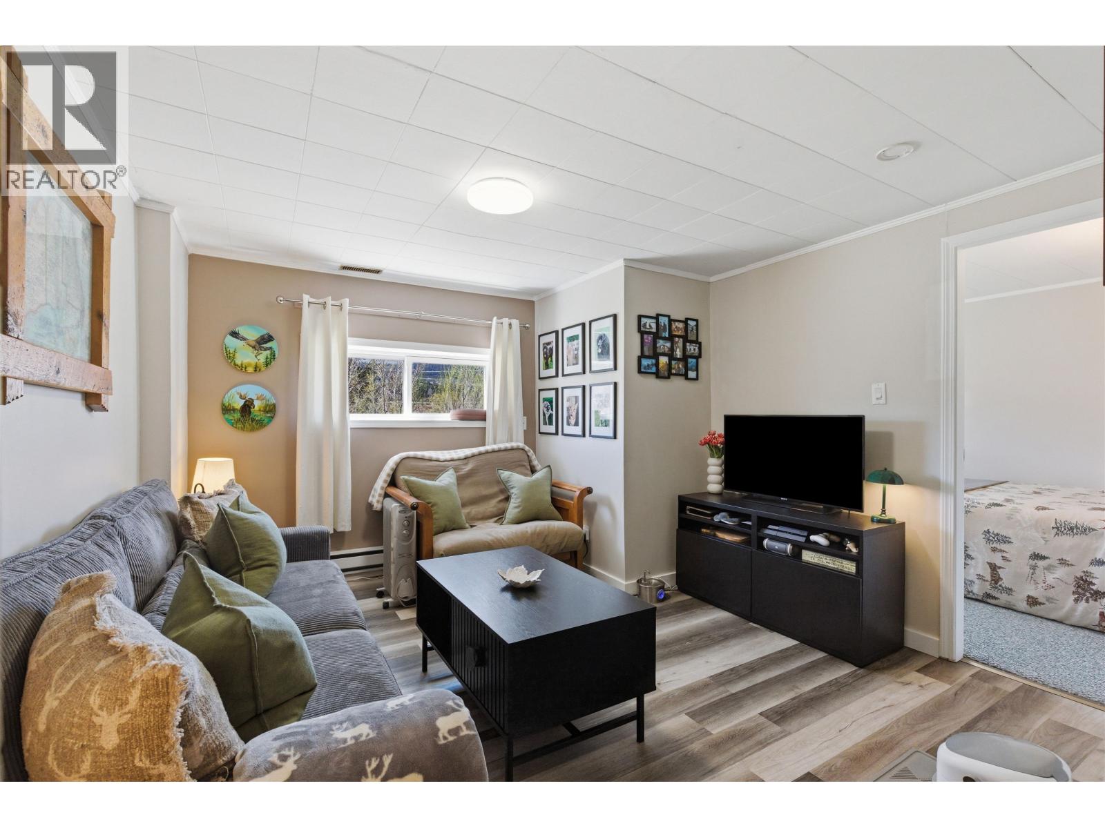 548 PINCHBECK STREET - 18