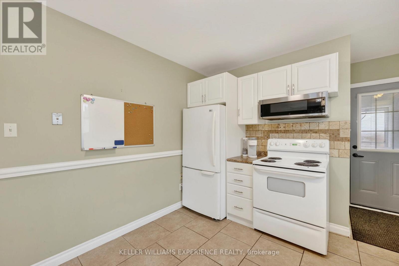 32 HENRY STREET - 15
