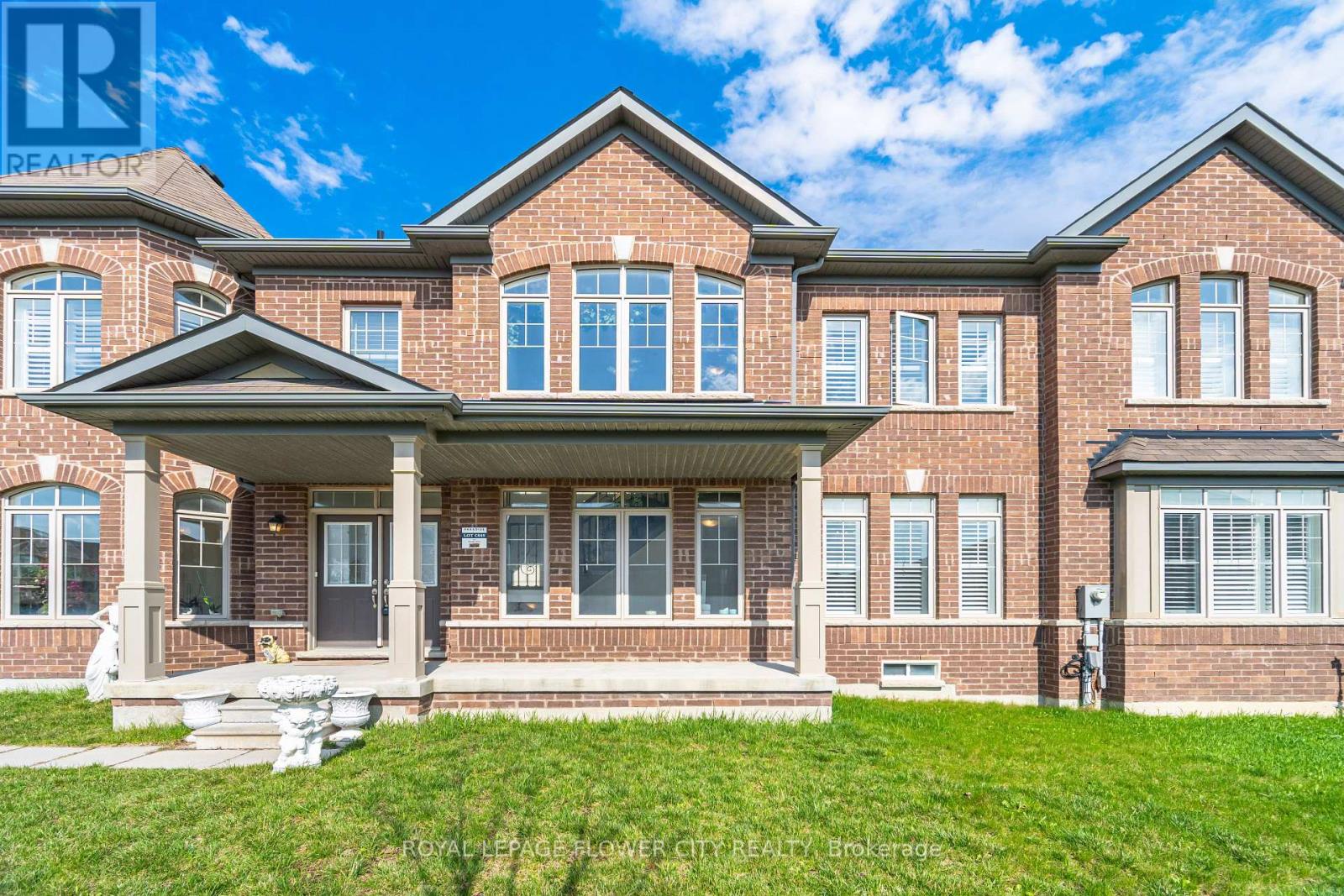 572 MACTIER DRIVE - 1