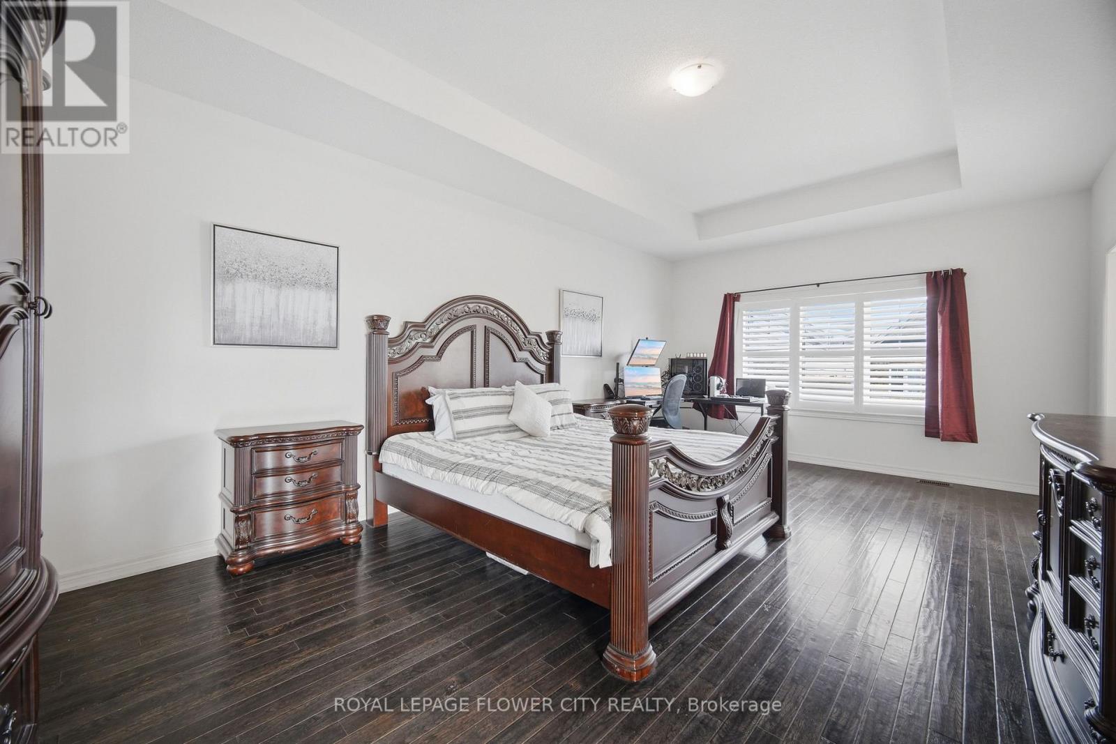 572 MACTIER DRIVE — photo 32