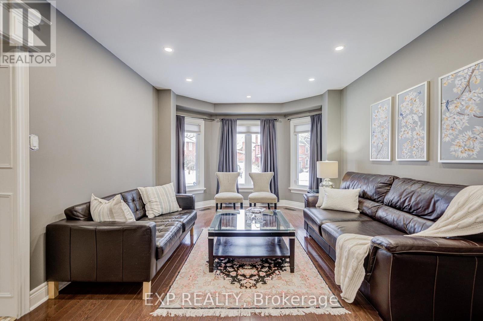 372 GREENOCK DRIVE - 1