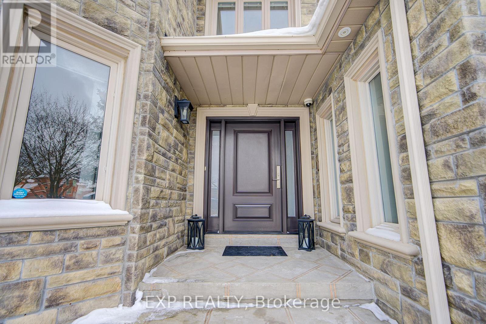 372 GREENOCK DRIVE - 2