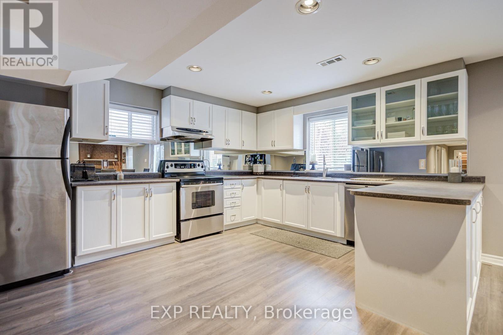 372 GREENOCK DRIVE - 41