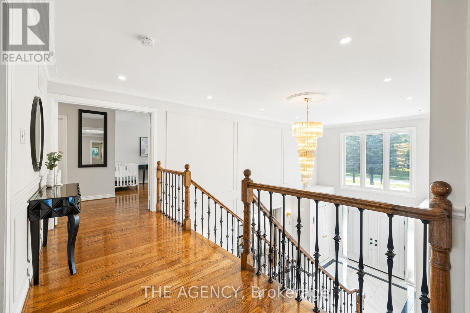 372 BURNS BOULEVARD — photo 17