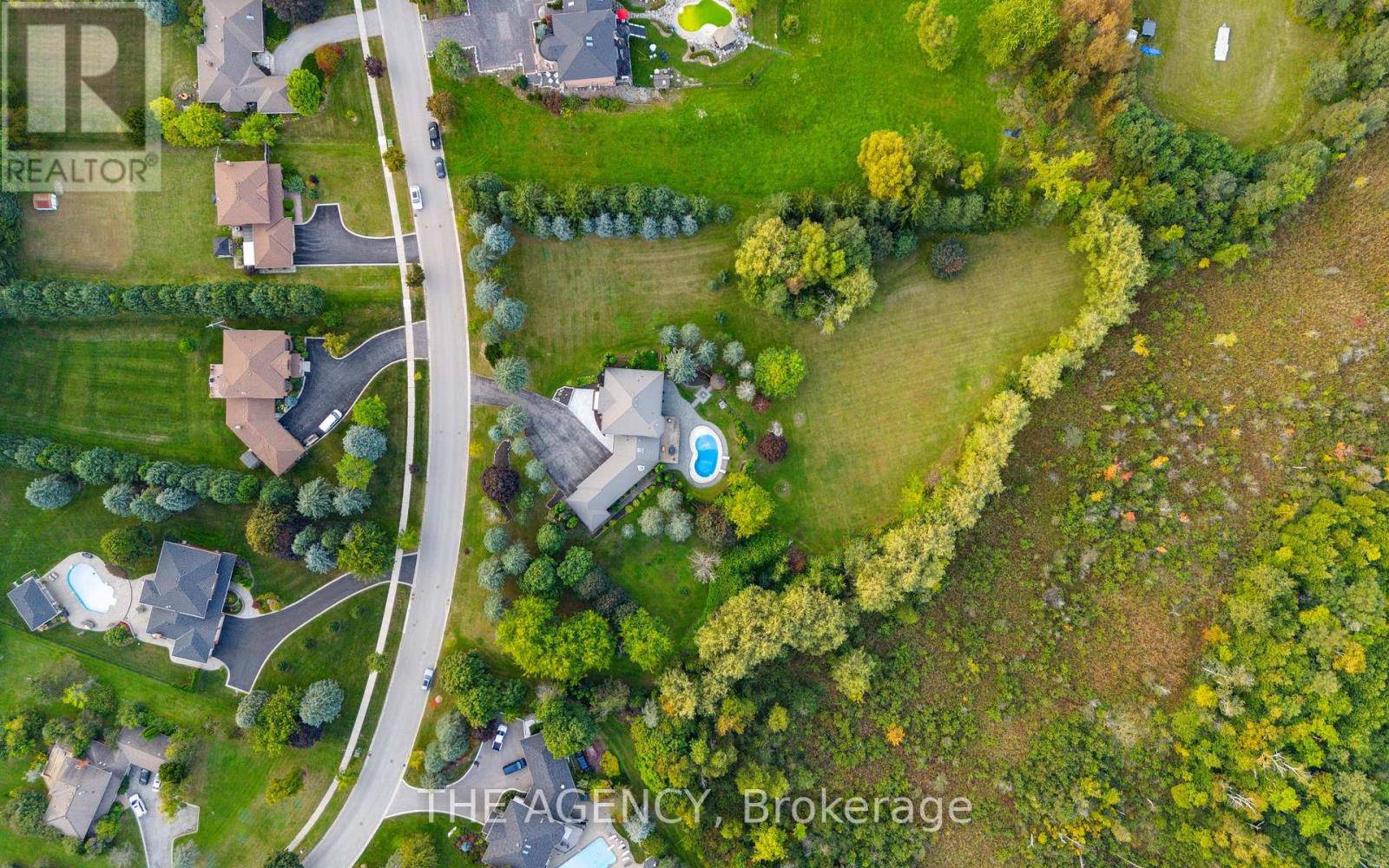 372 BURNS BOULEVARD — photo 43