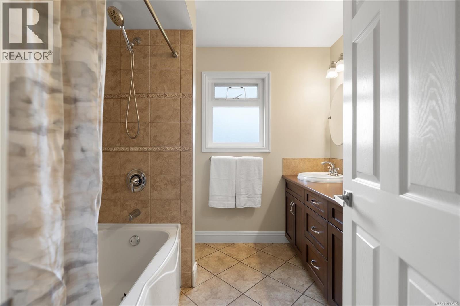  1690 Tampico Place, Saanich