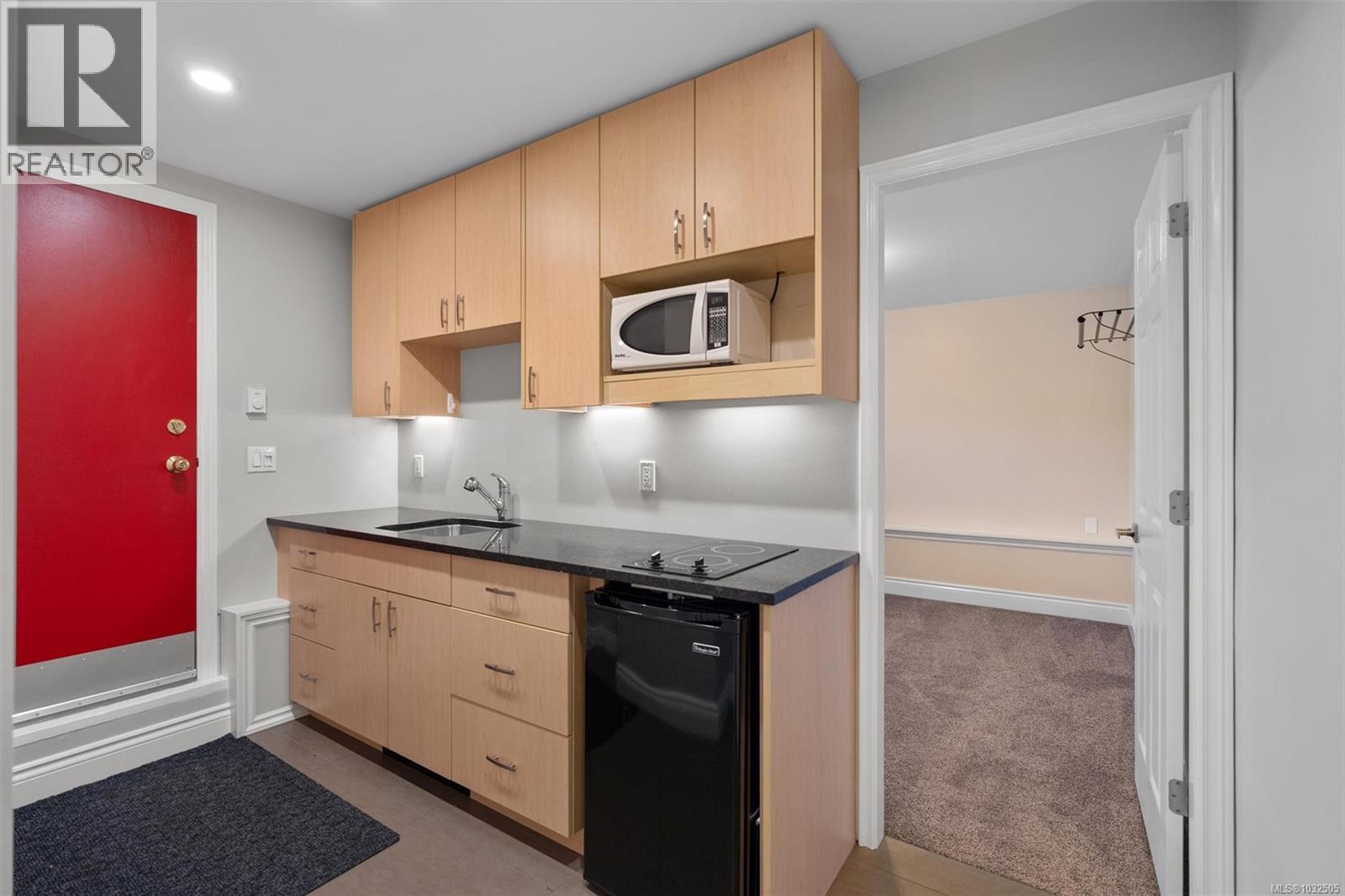  1690 Tampico Place, Saanich