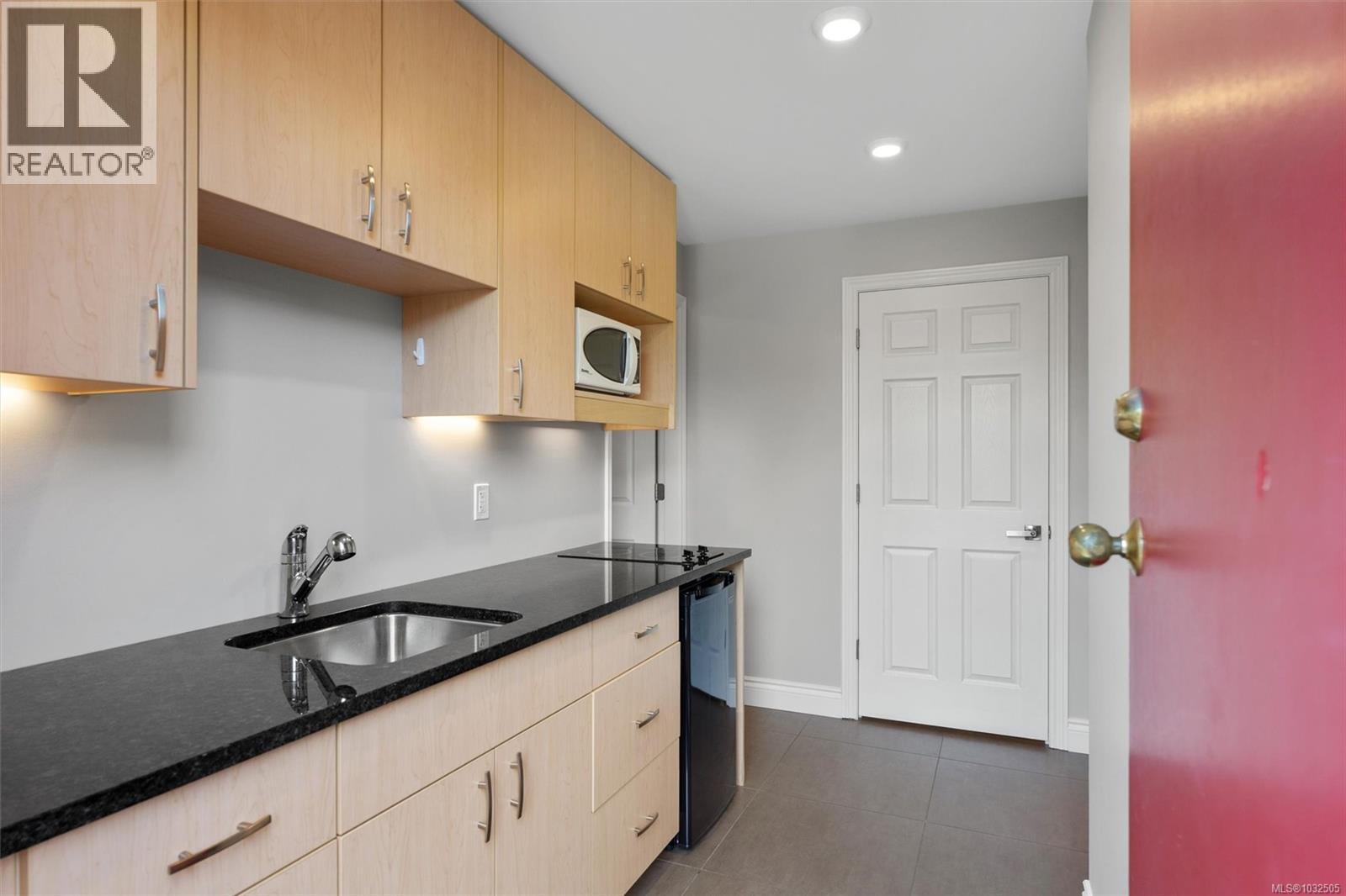  1690 Tampico Place, Saanich