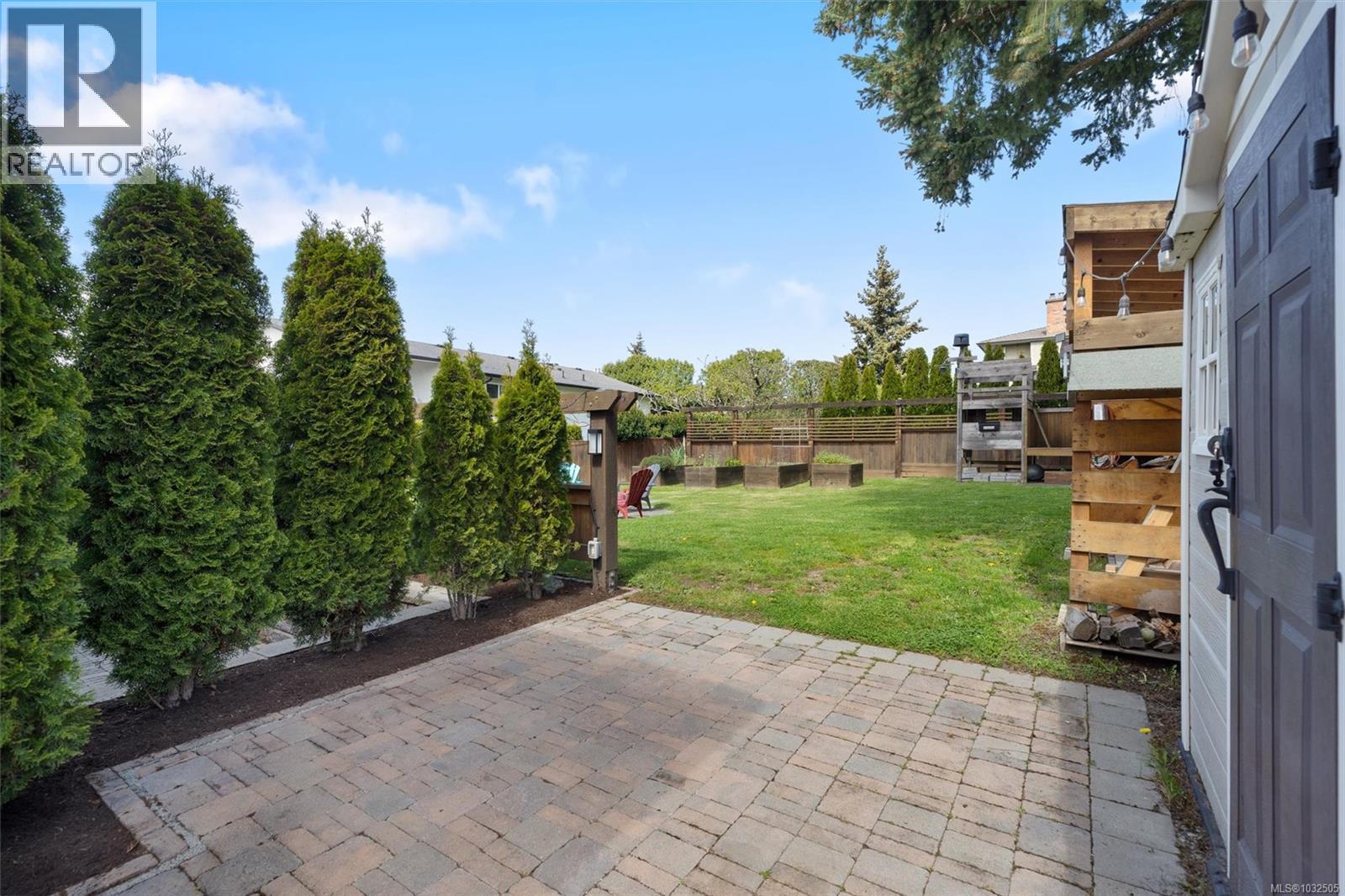  1690 Tampico Place, Saanich