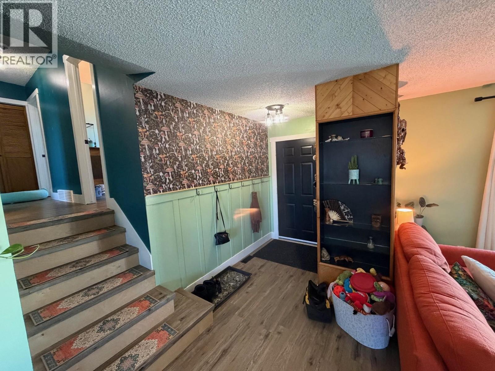 7715 91 AVENUE - 13
