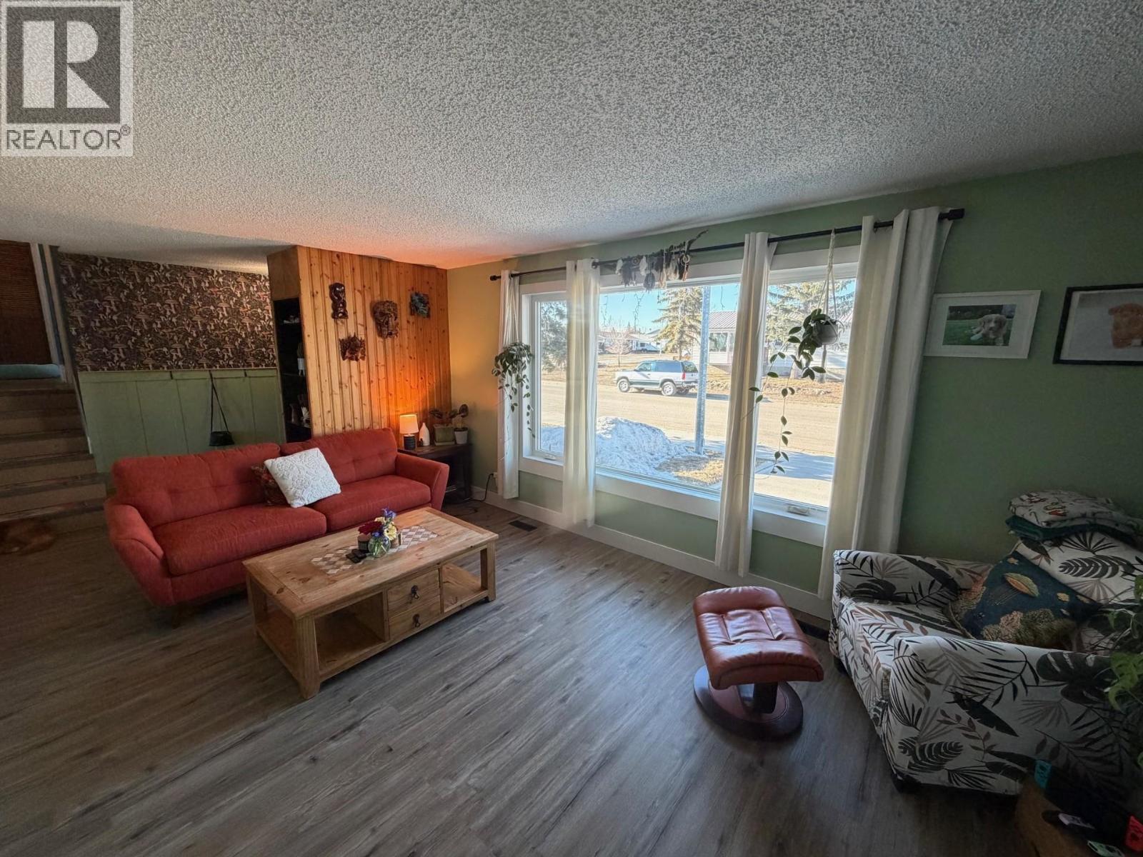 7715 91 AVENUE - 16
