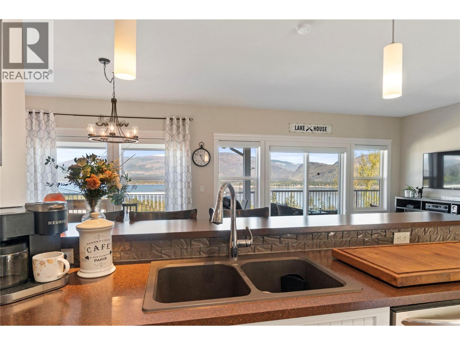 #35 1510 Trans Canada Highway - 5