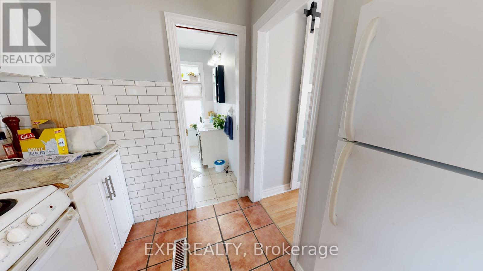 553 QUEBEC STREET — photo 25