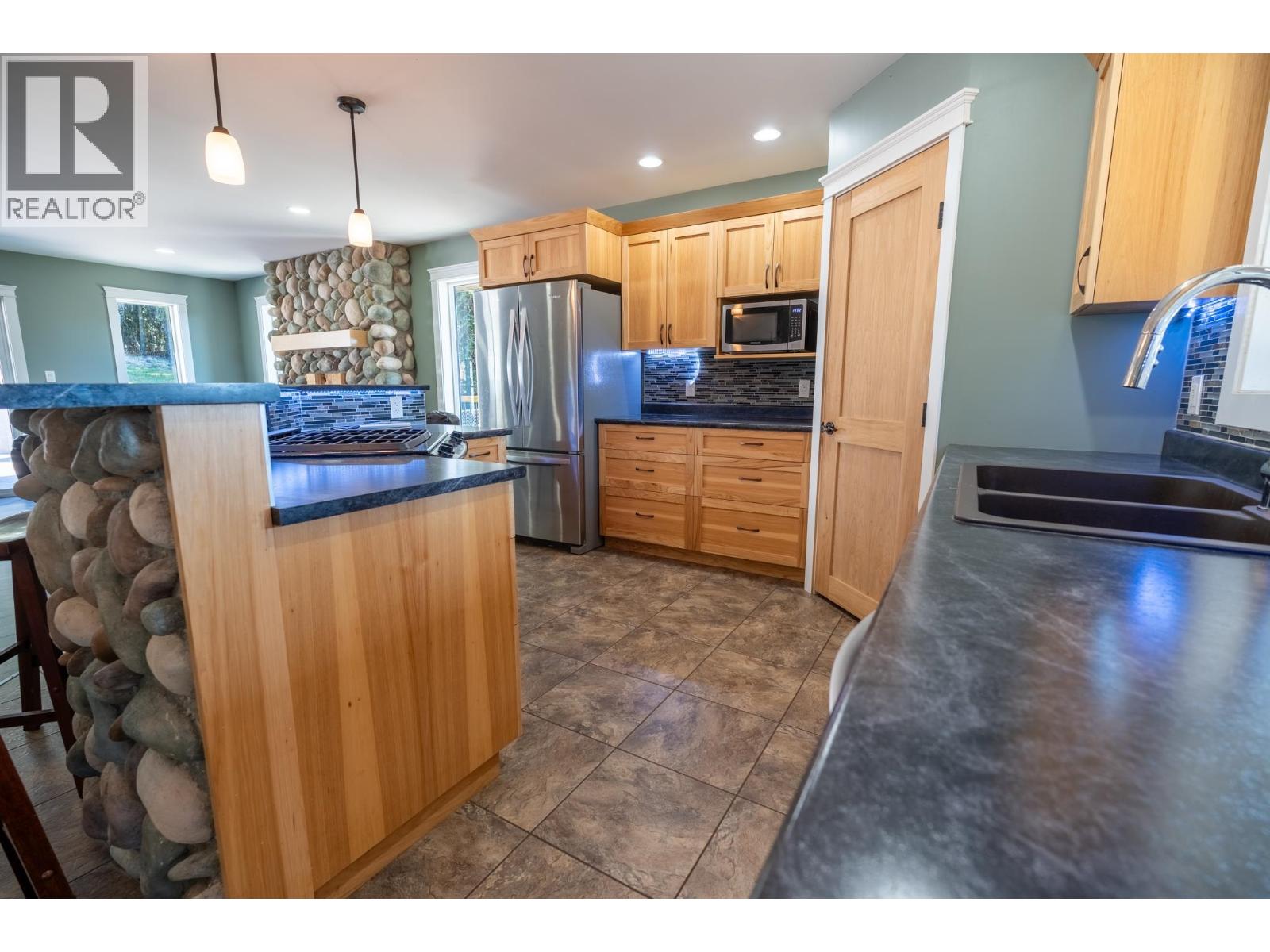 2077 SOMMERVILLE ROAD - 20