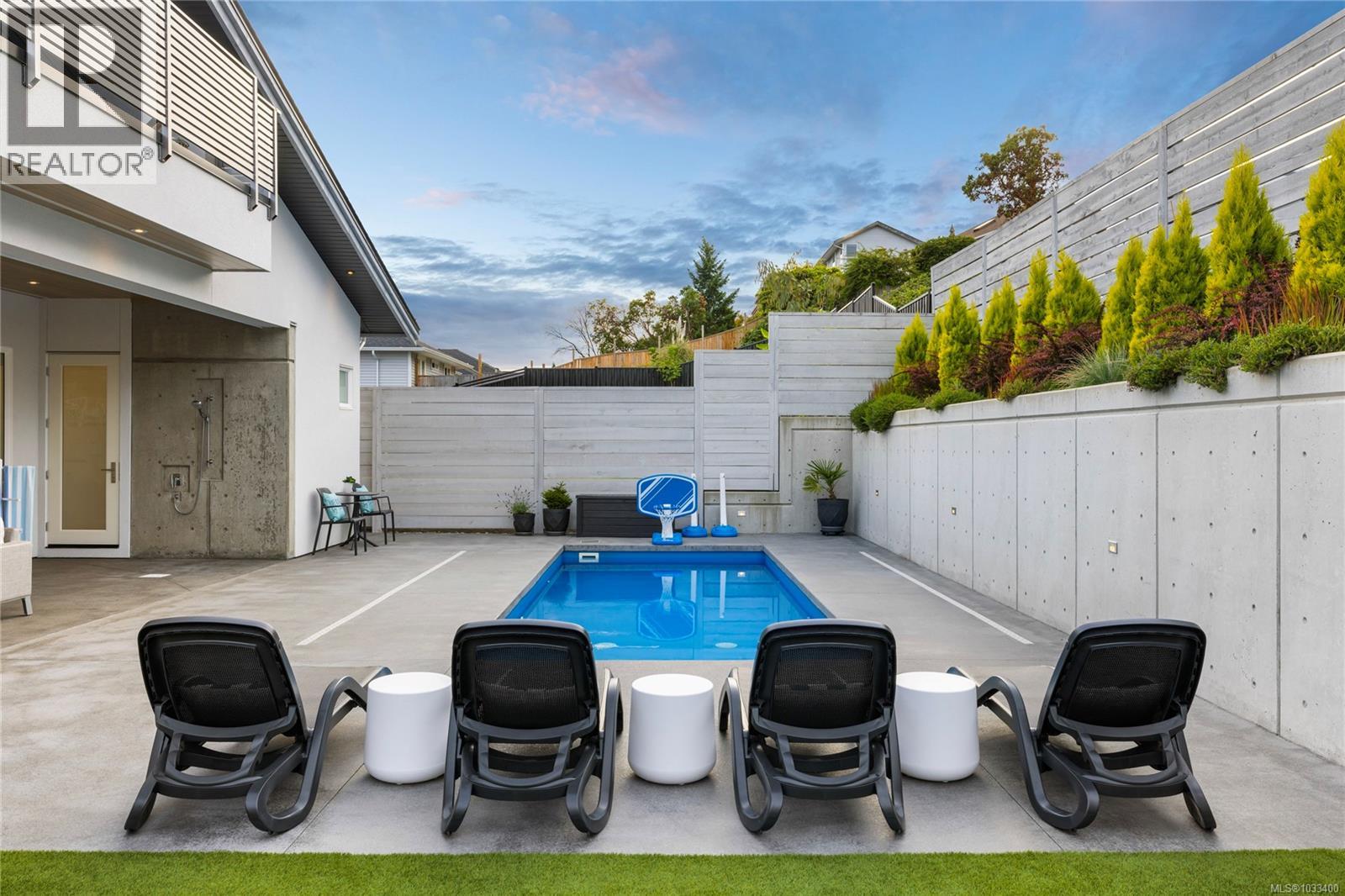 156 Golden Oaks Cres - 16