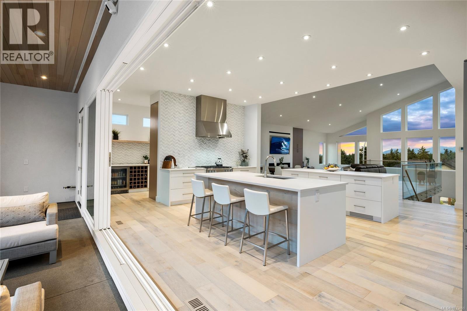 156 Golden Oaks Cres - 27