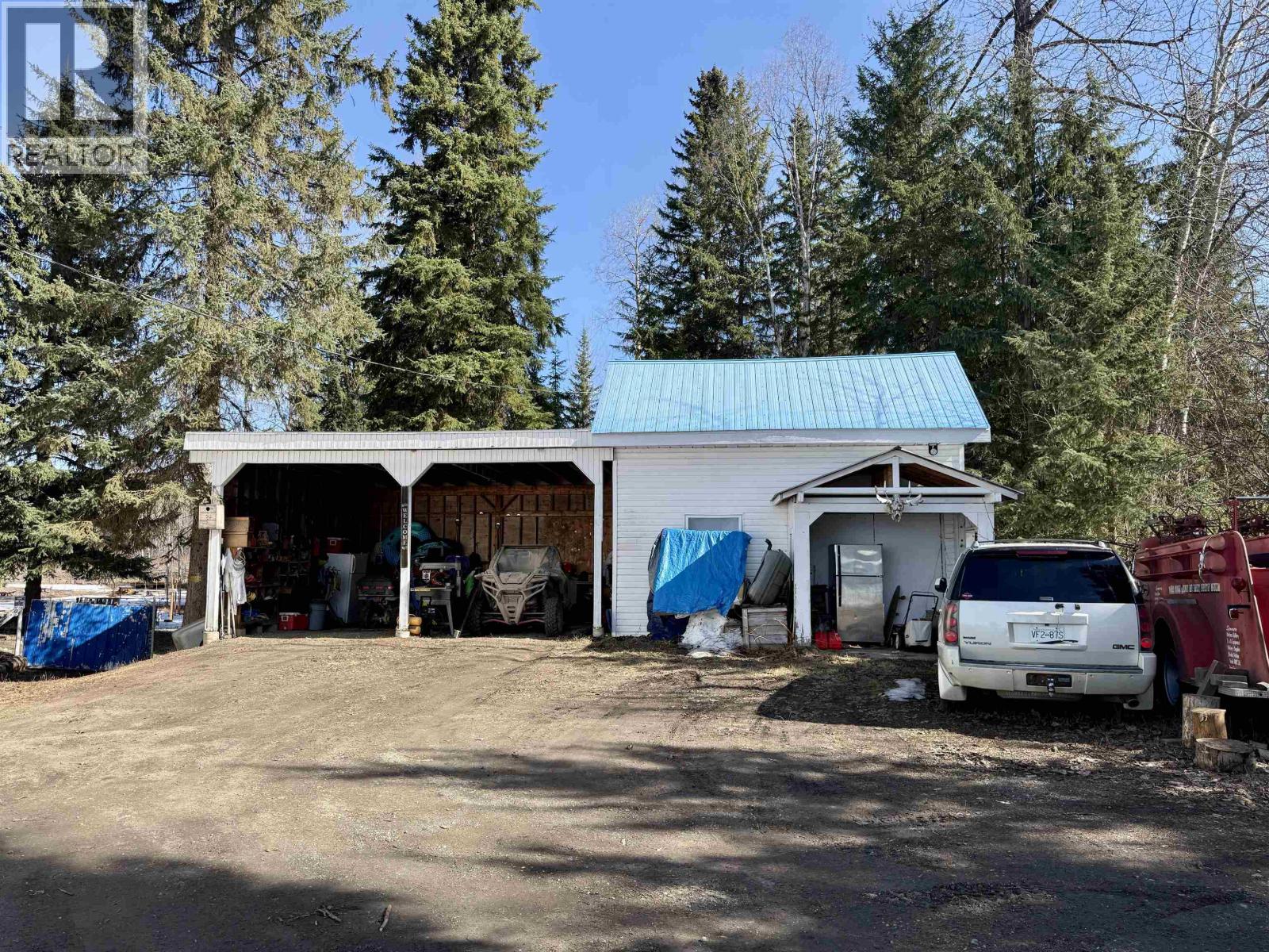 Kitchen of 6580 SALMON VALLEY ROAD · Prince George, BC