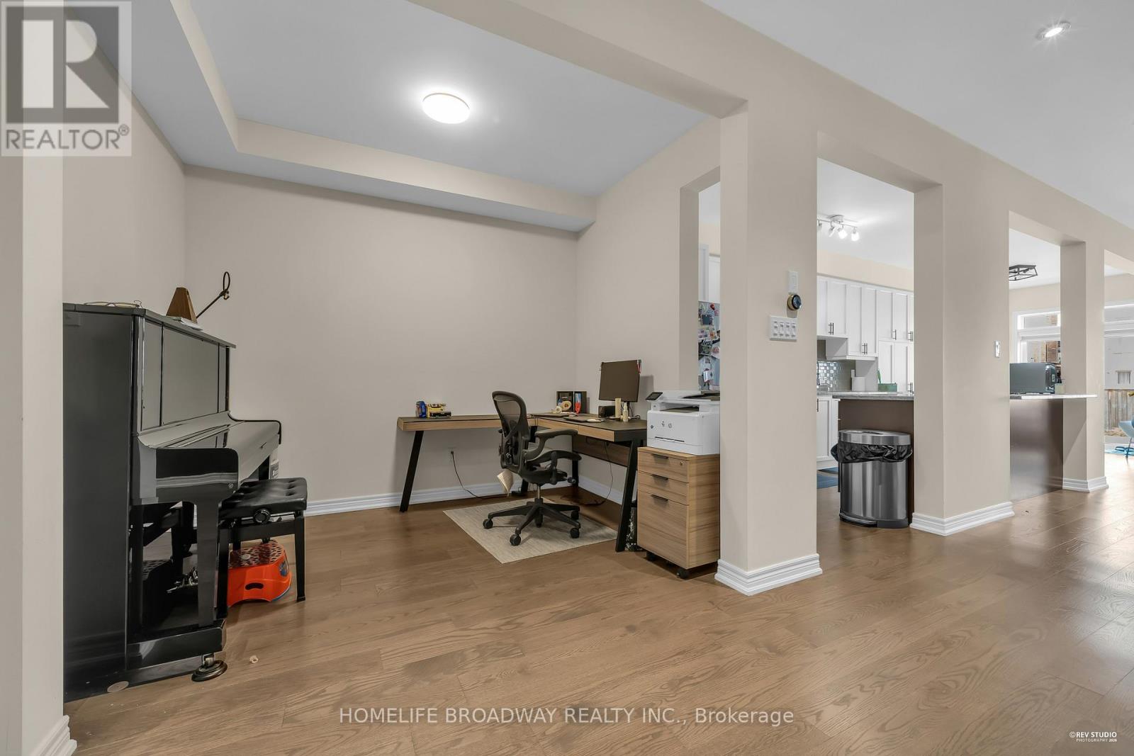 28 PAPER MILLS CRESCENT - 11