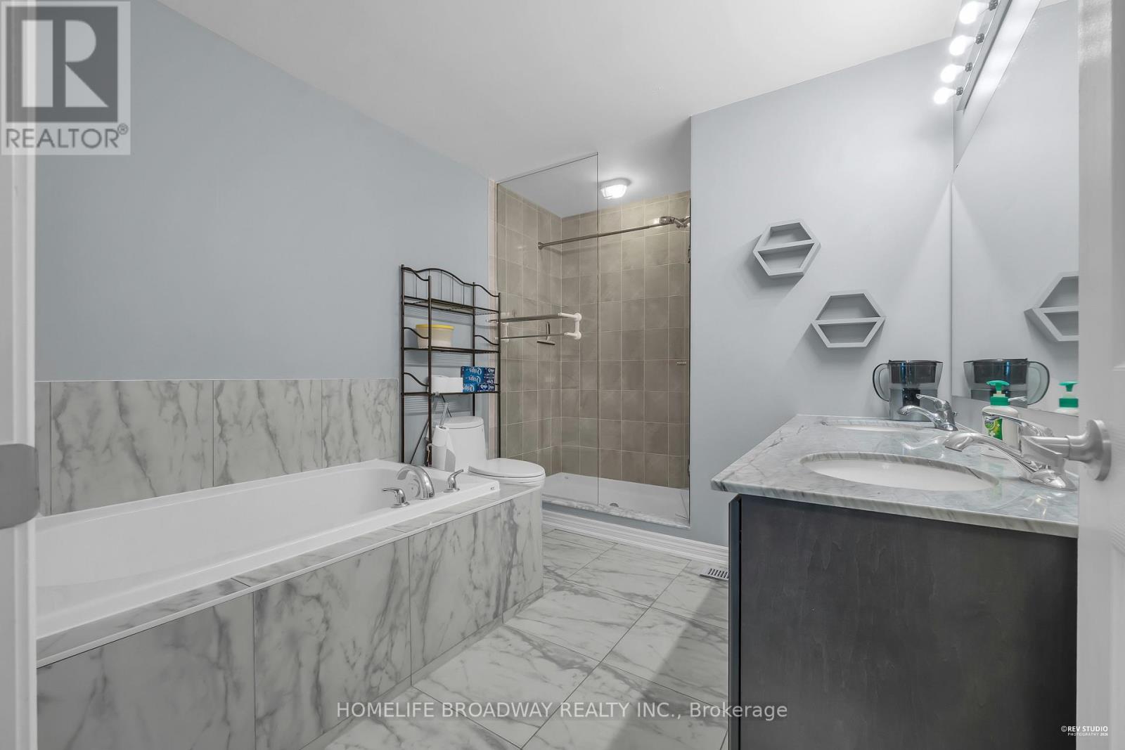28 PAPER MILLS CRESCENT - 20