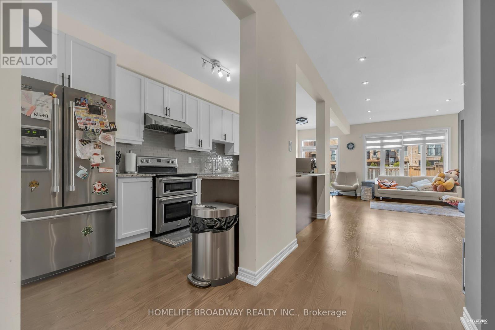 28 PAPER MILLS CRESCENT - 8