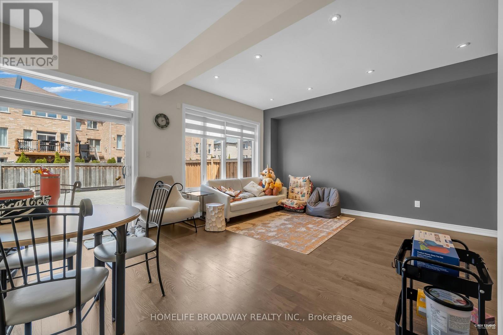 28 PAPER MILLS CRESCENT - 9