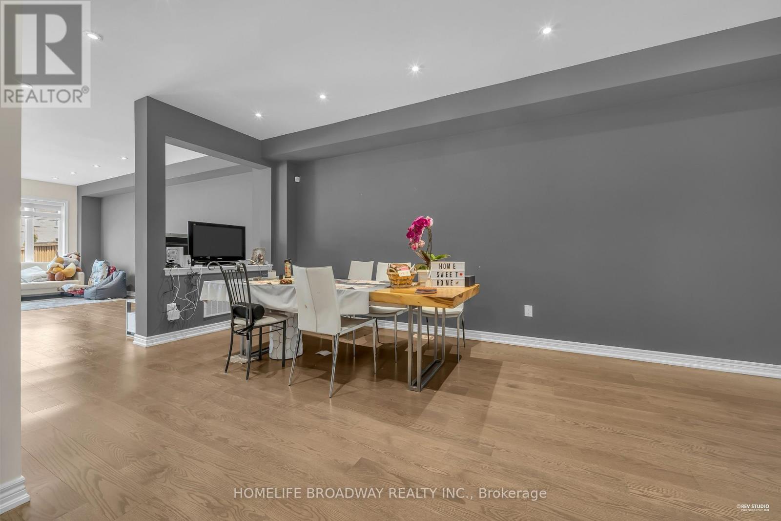 28 PAPER MILLS CRESCENT - 5