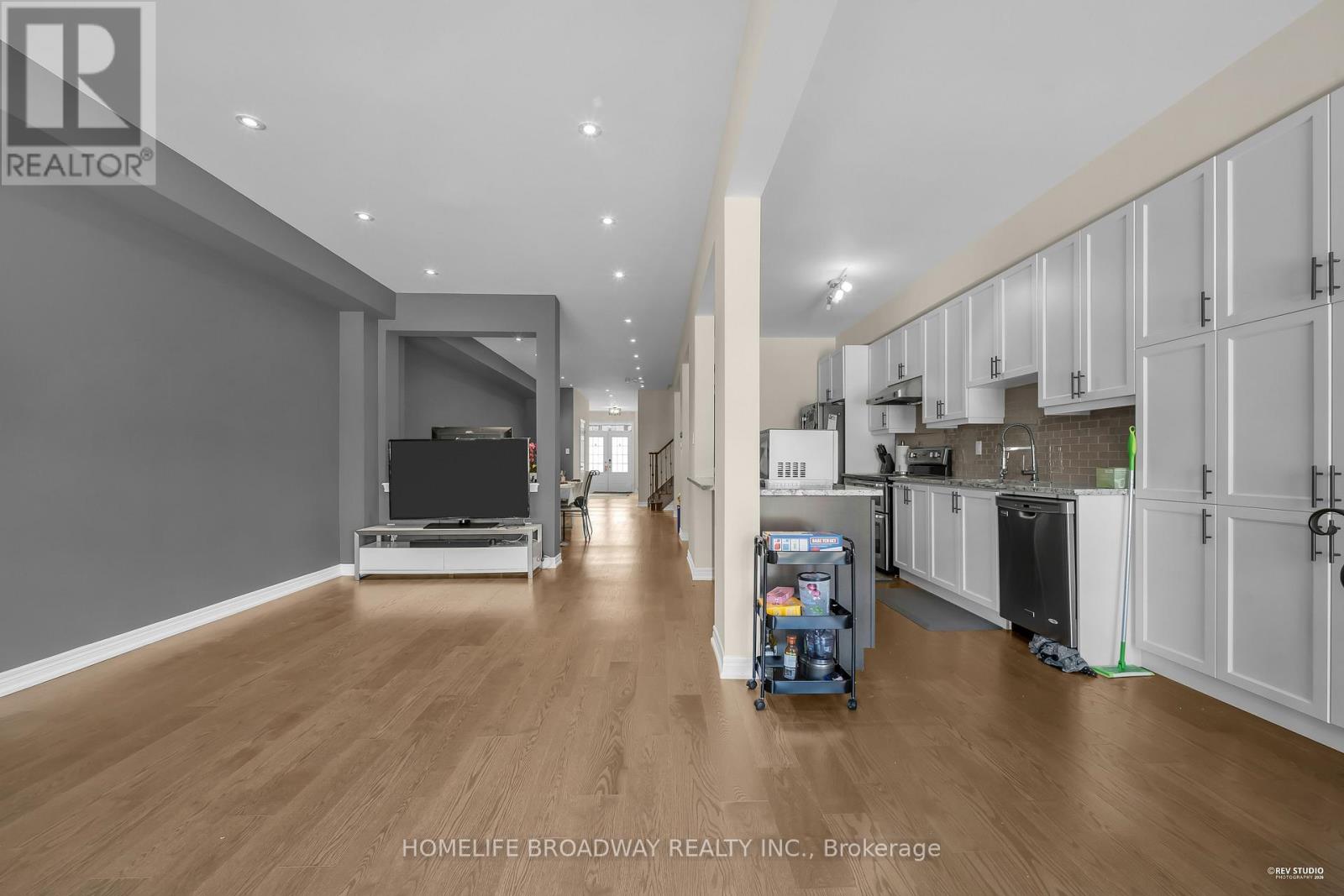 28 PAPER MILLS CRESCENT - 10