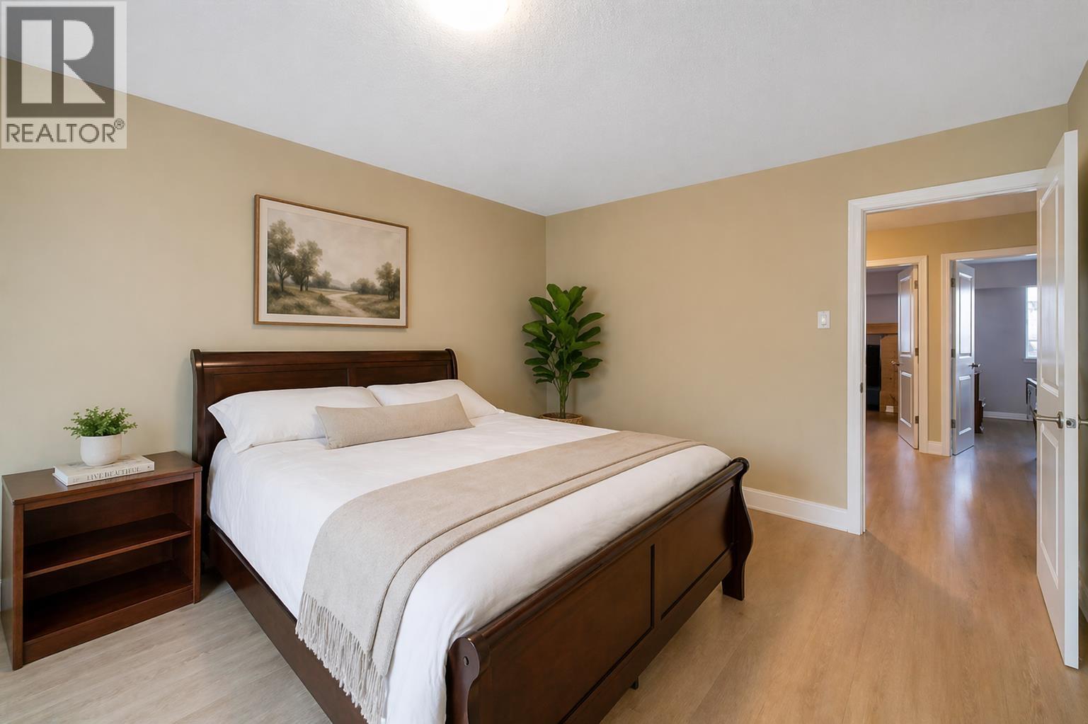 #8-7300 LEDWAY Road, Richmond