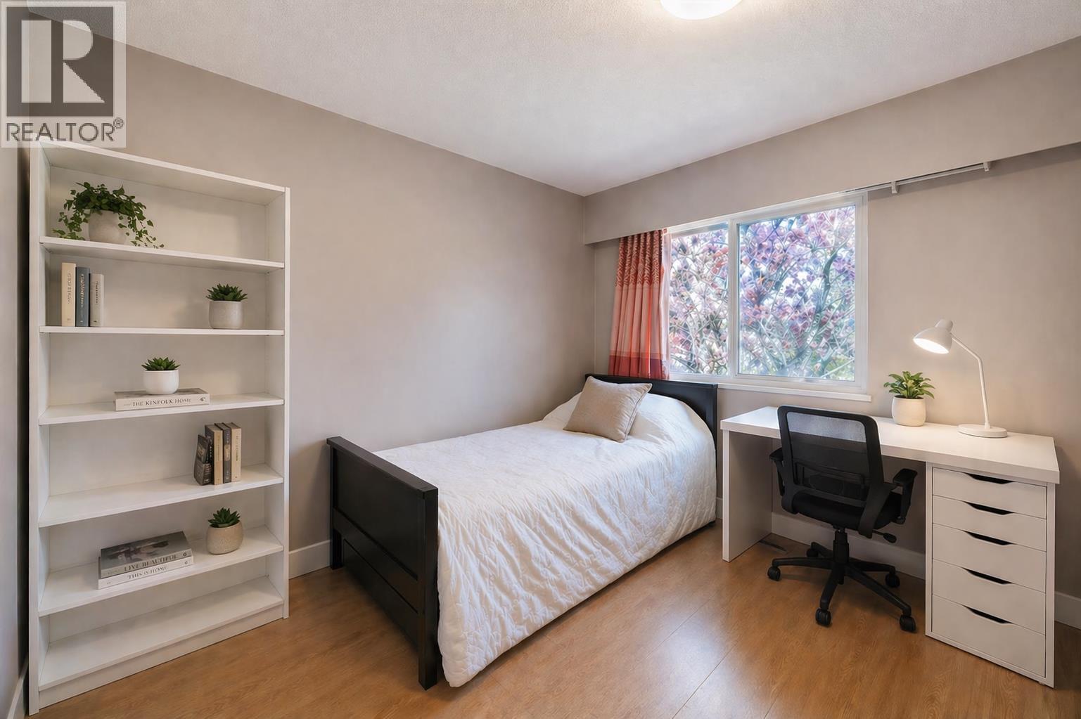 #8-7300 LEDWAY Road, Richmond