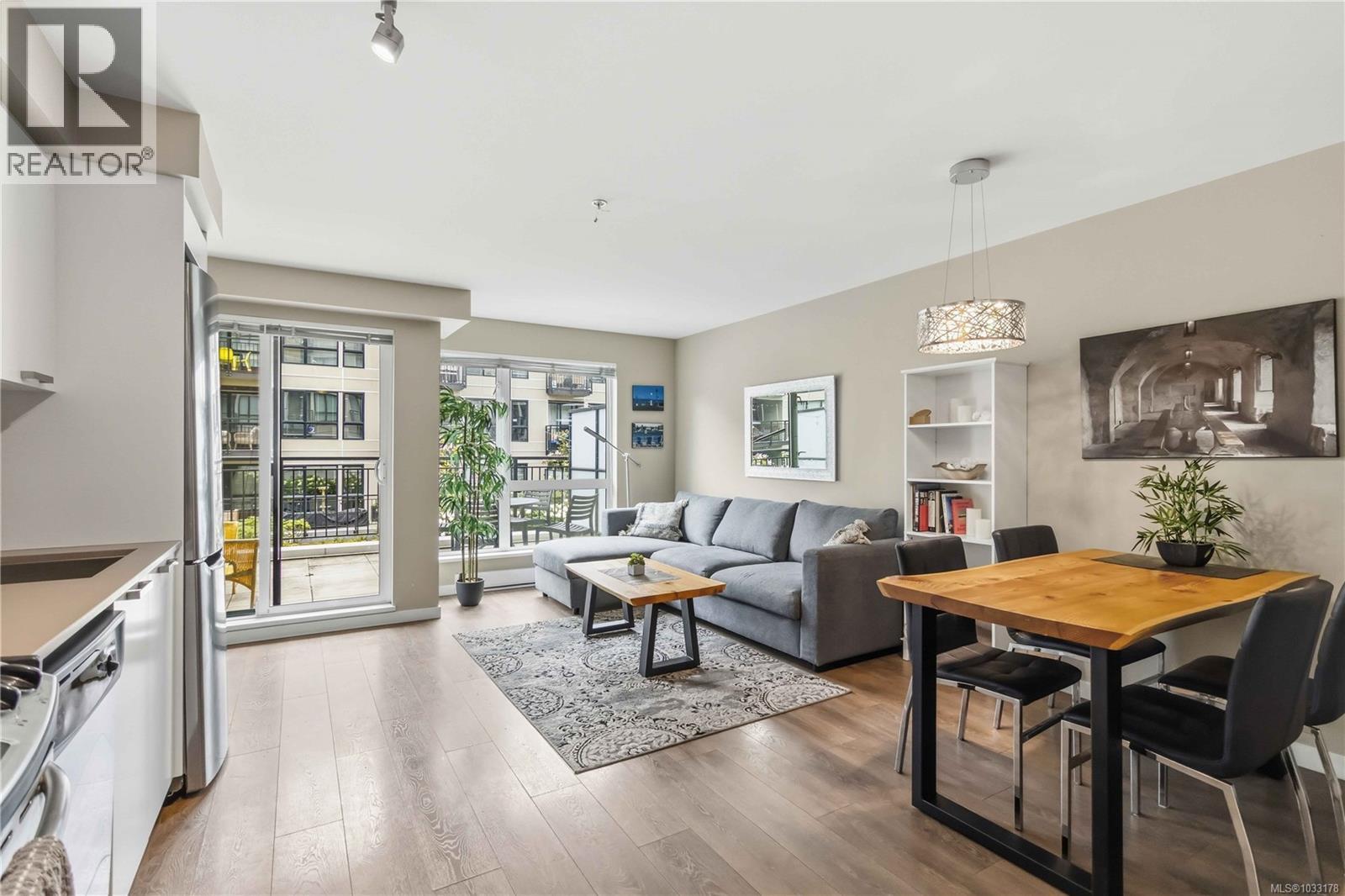 213 517 Fisgard Street, Victoria