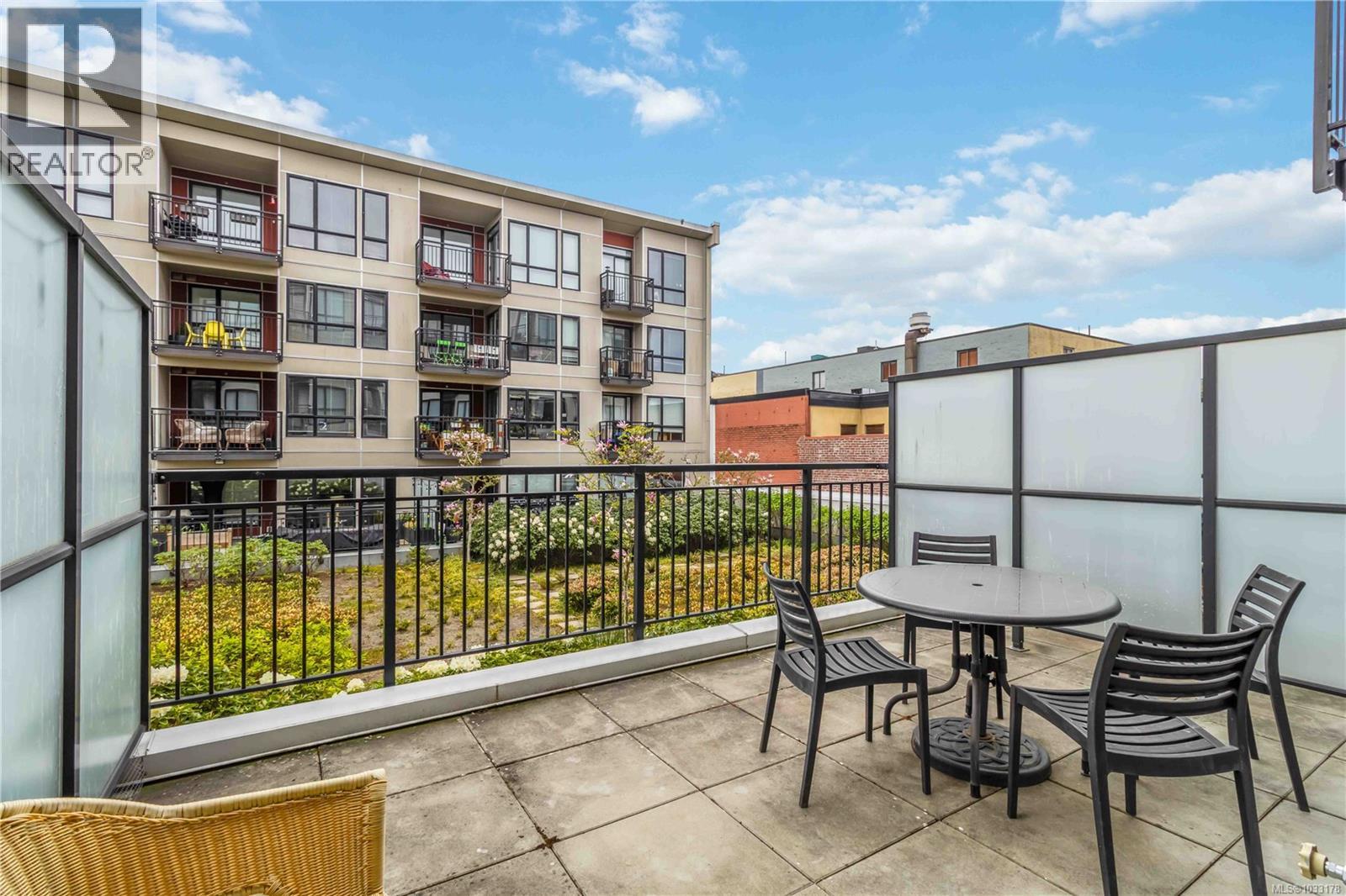 213 517 Fisgard Street, Victoria