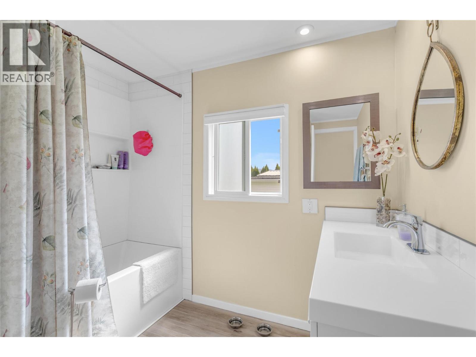 12022 Pretty Road Unit# 16, Lake Country