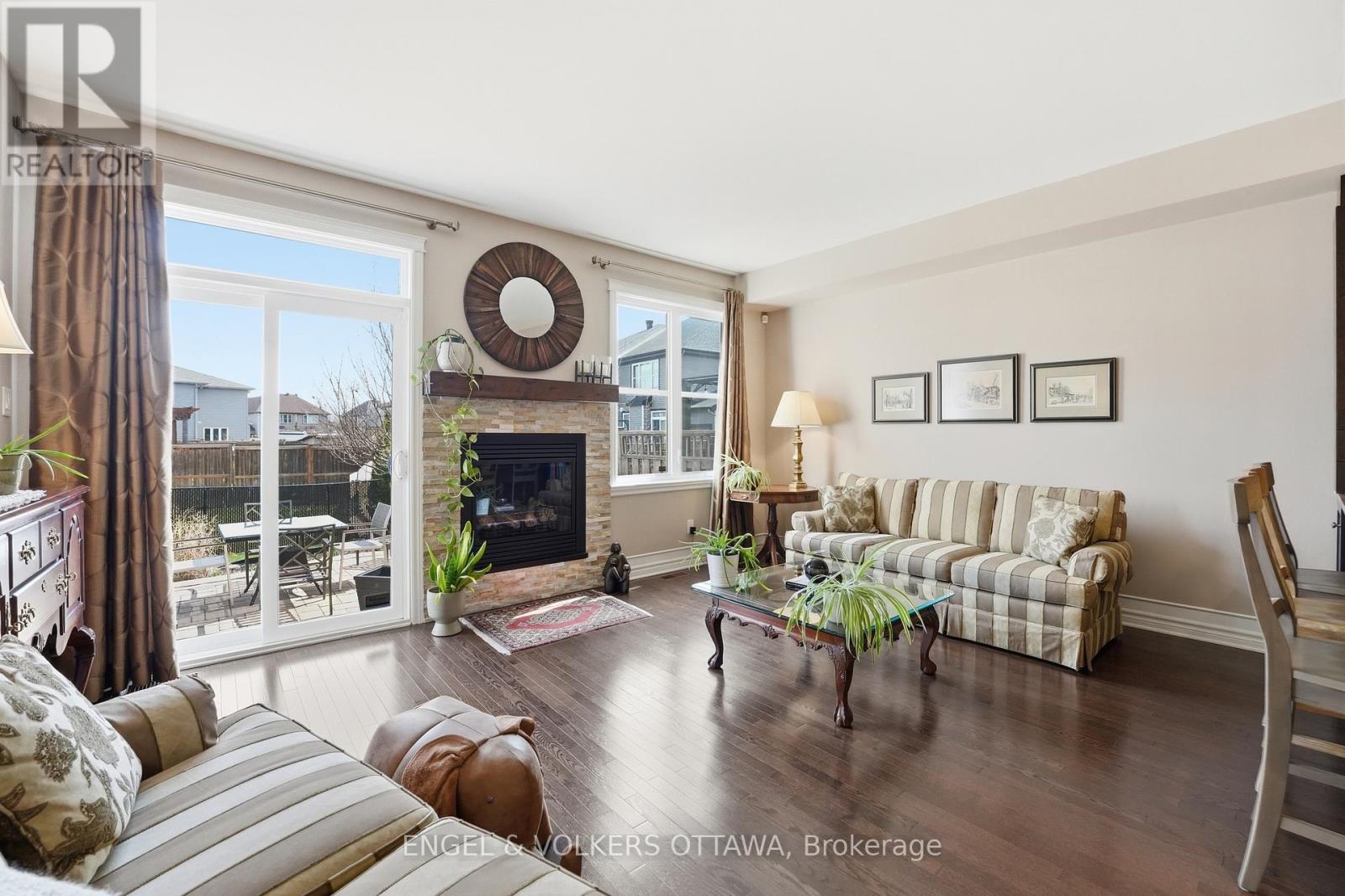 127 BEATRICE DRIVE — photo 17