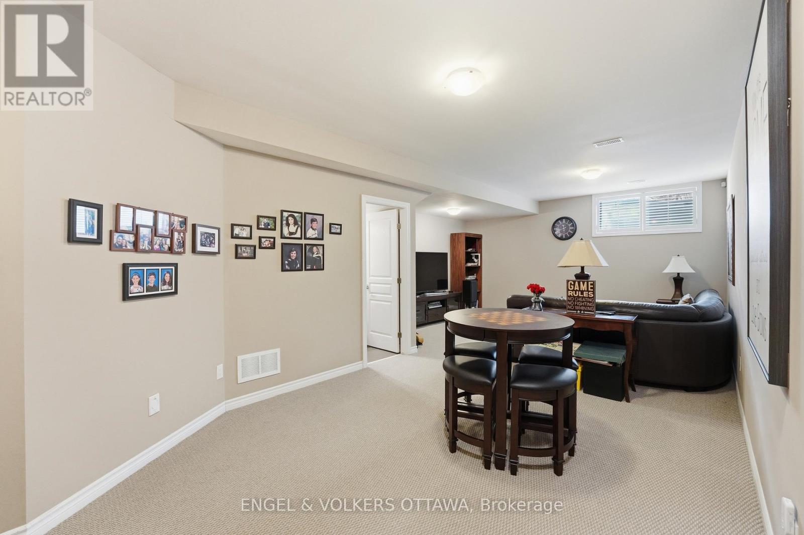 127 BEATRICE DRIVE — photo 35