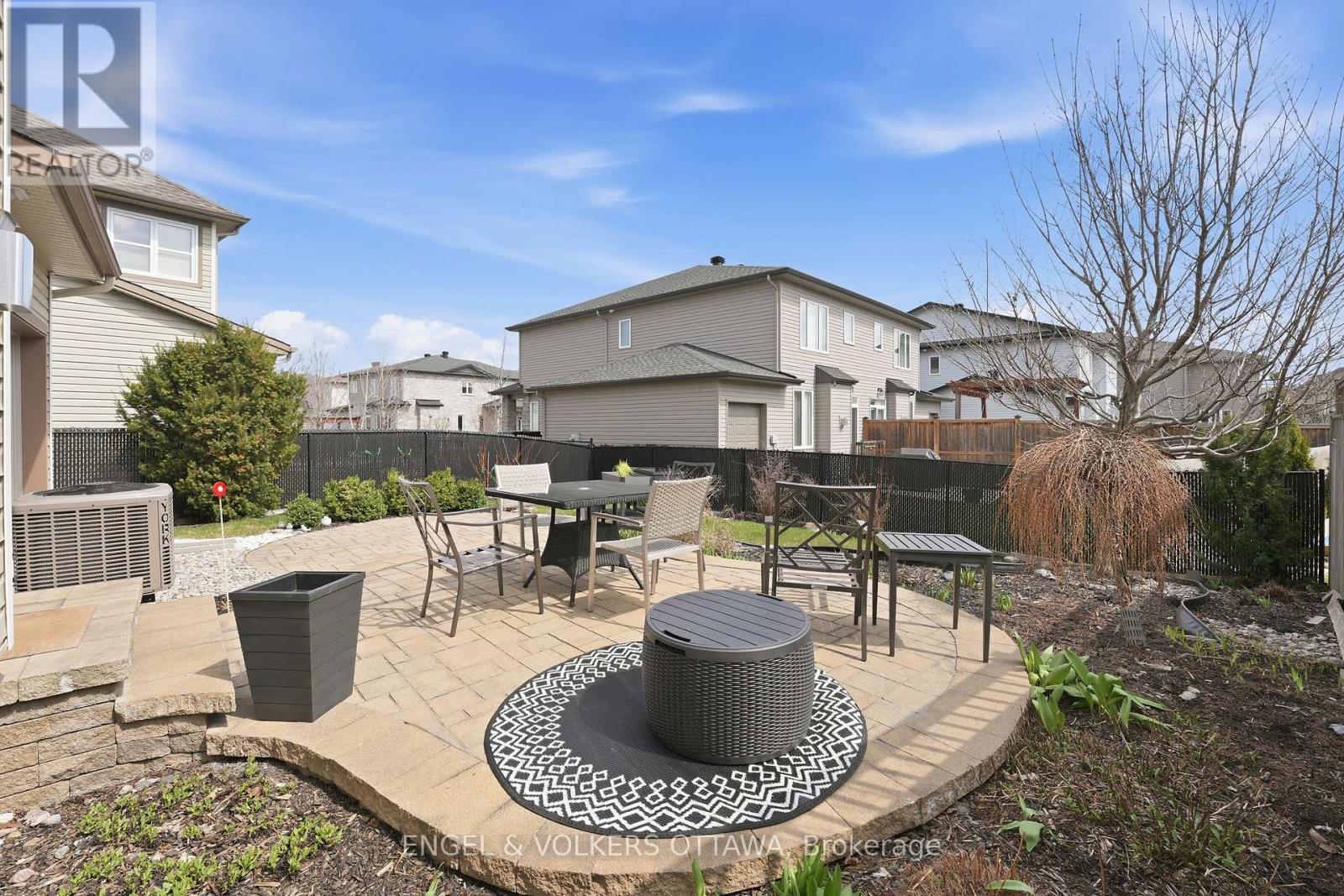 127 BEATRICE DRIVE — photo 43