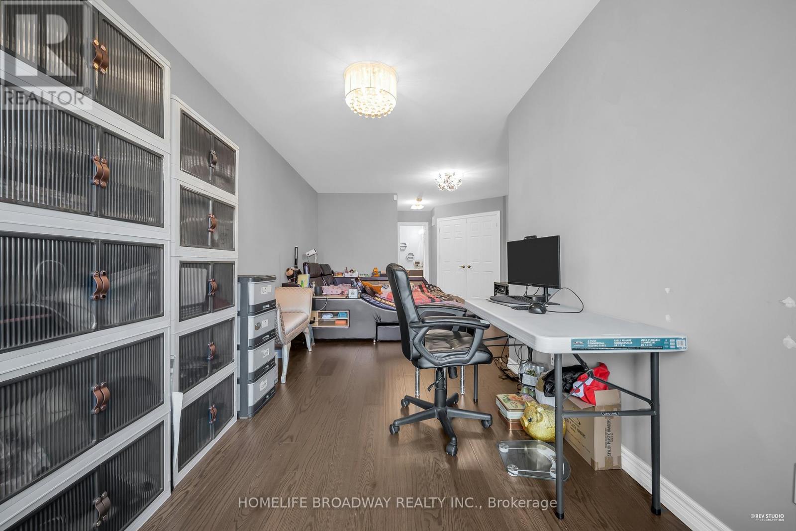 28 PAPER MILLS CRESCENT - 17