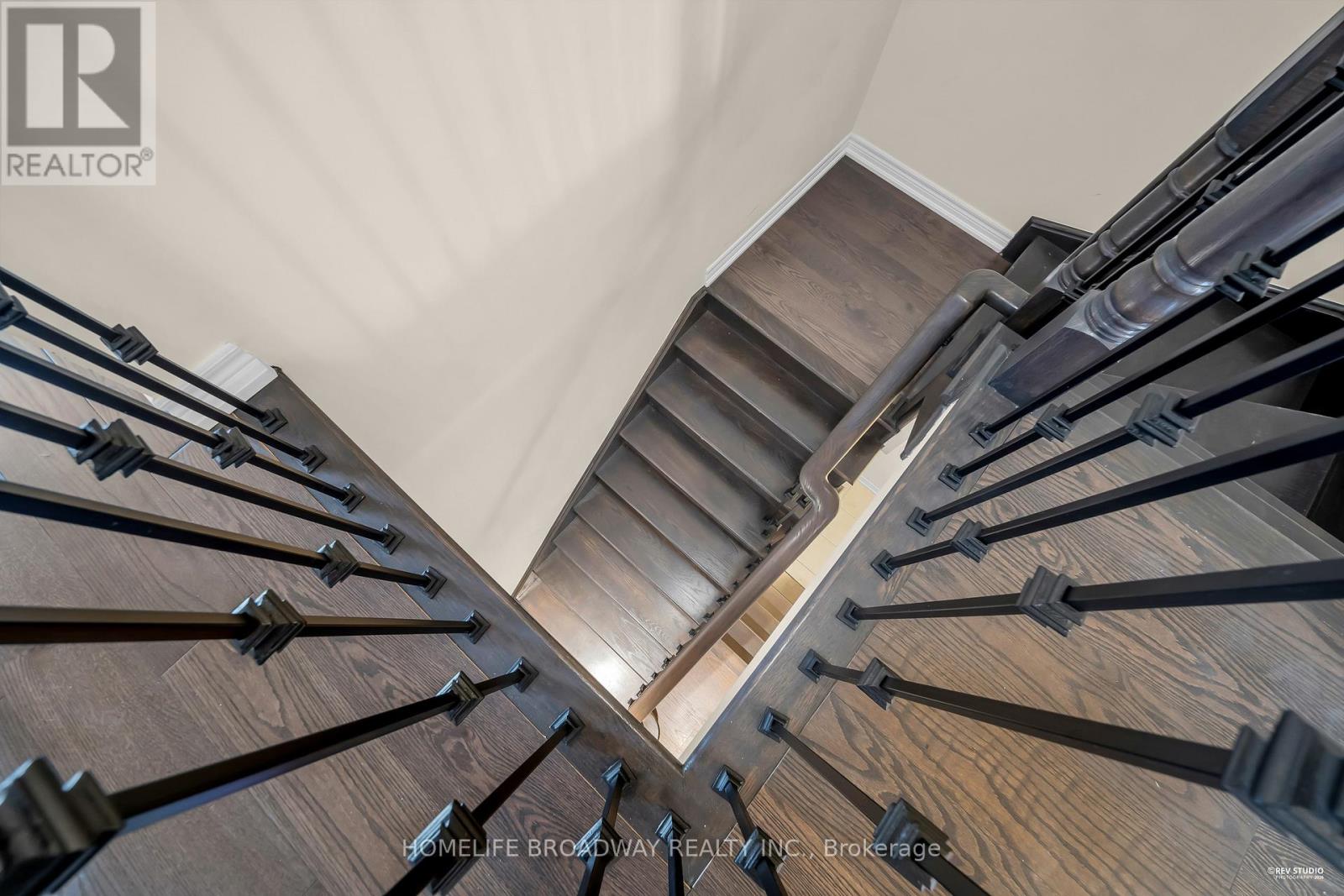 28 PAPER MILLS CRESCENT - 15
