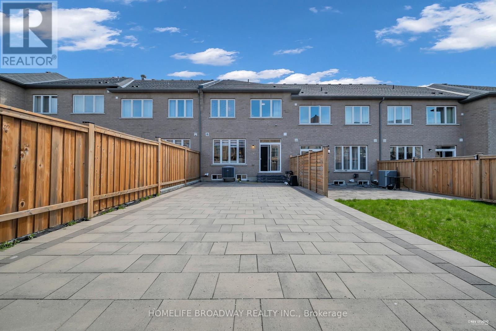 28 PAPER MILLS CRESCENT - 37