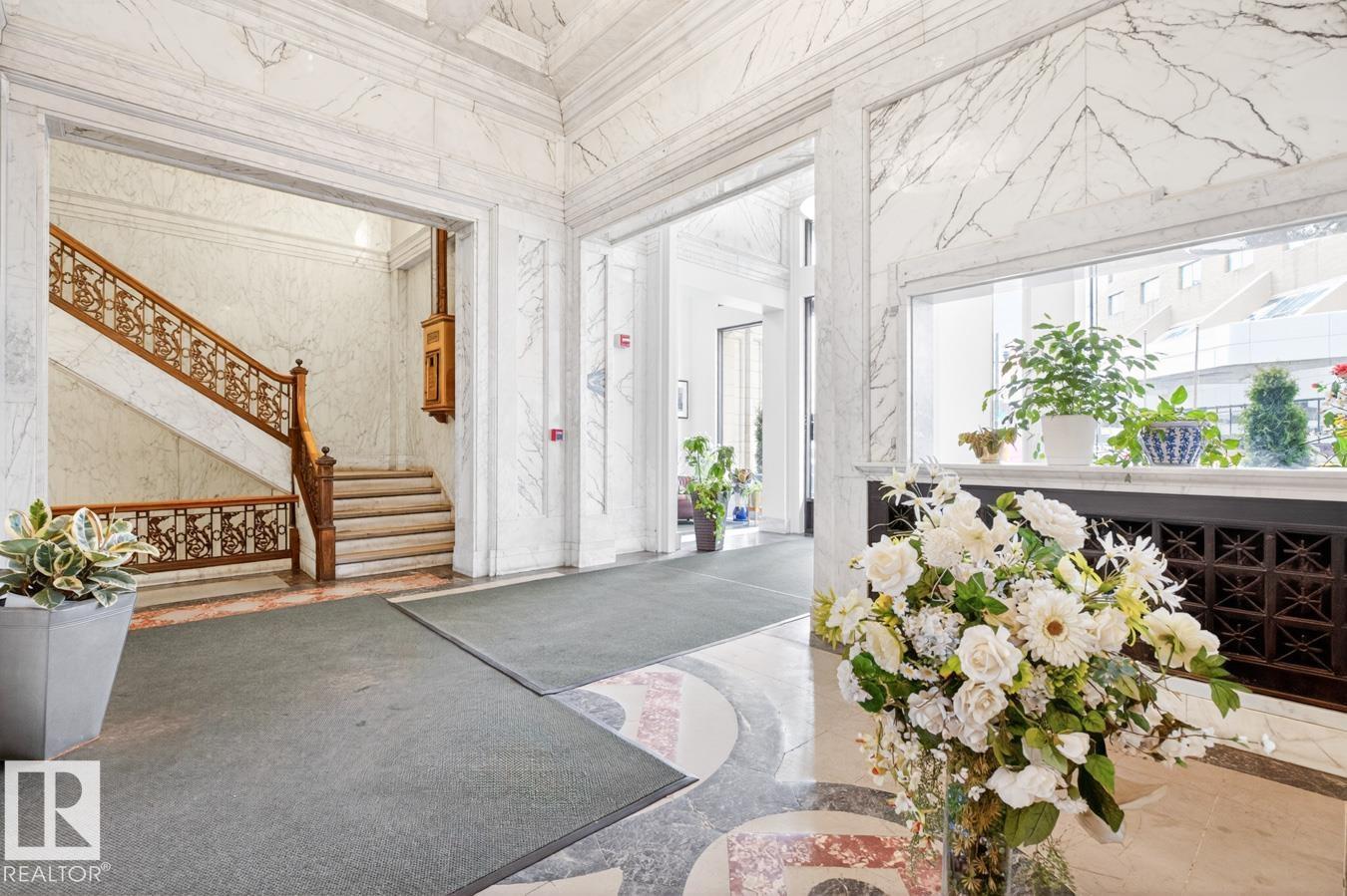 #801 10134 100 ST NW, Edmonton