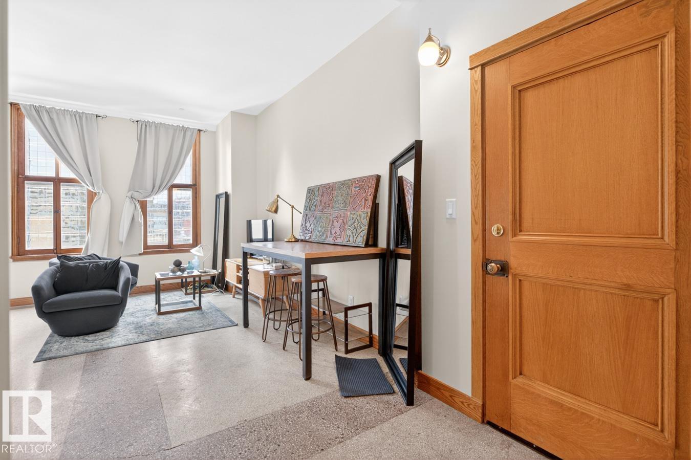 #801 10134 100 ST NW, Edmonton