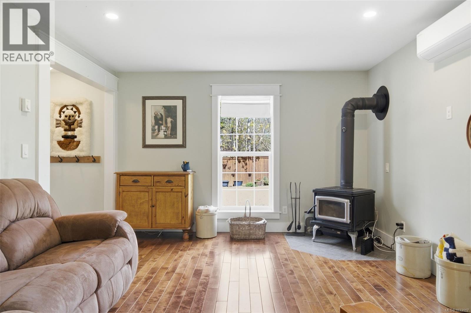 100 Comiaken Ave - 11