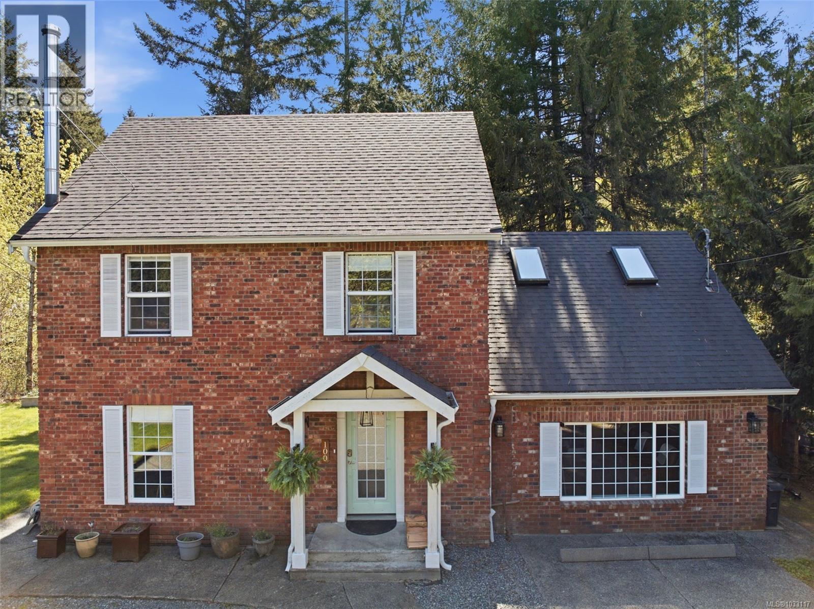 100 Comiaken Ave - 4