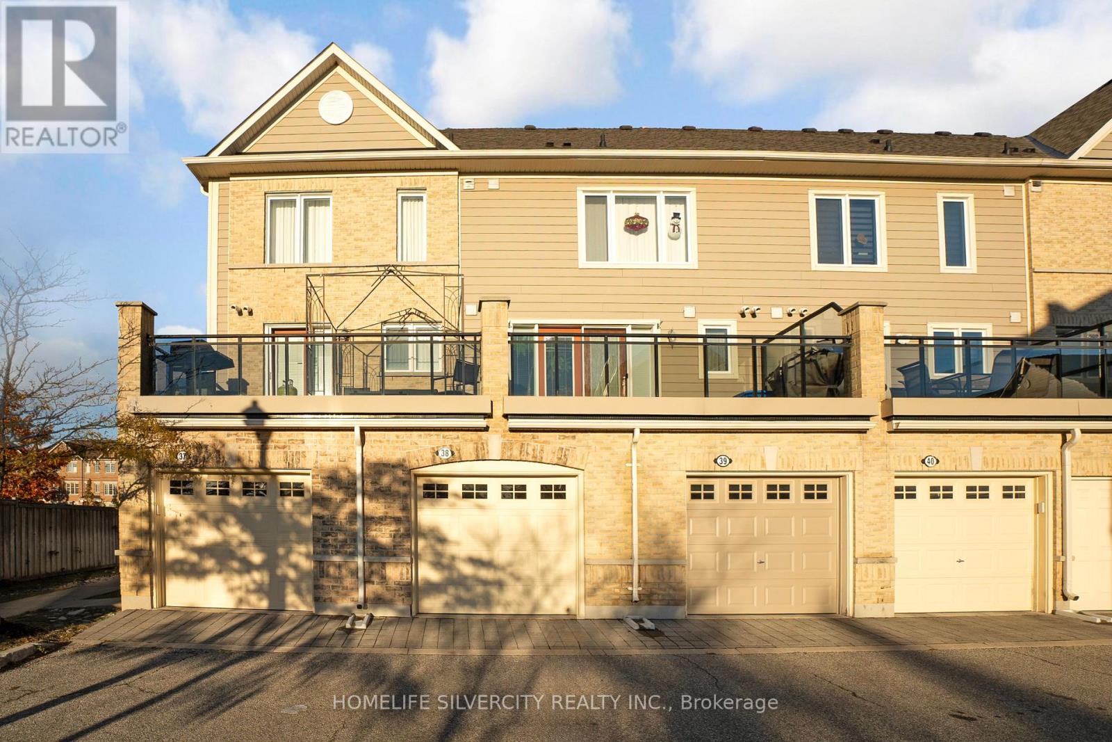 #38 60 FAIRWOOD CIRCLE - 22