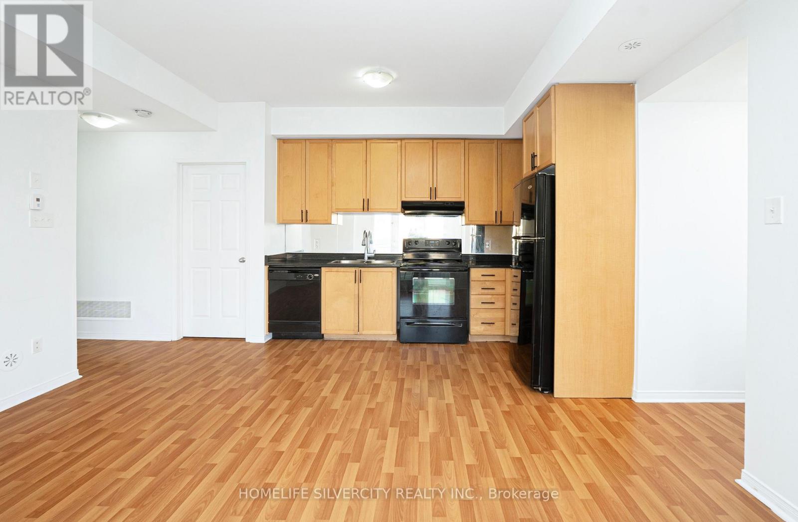 #38 60 FAIRWOOD CIRCLE - 7