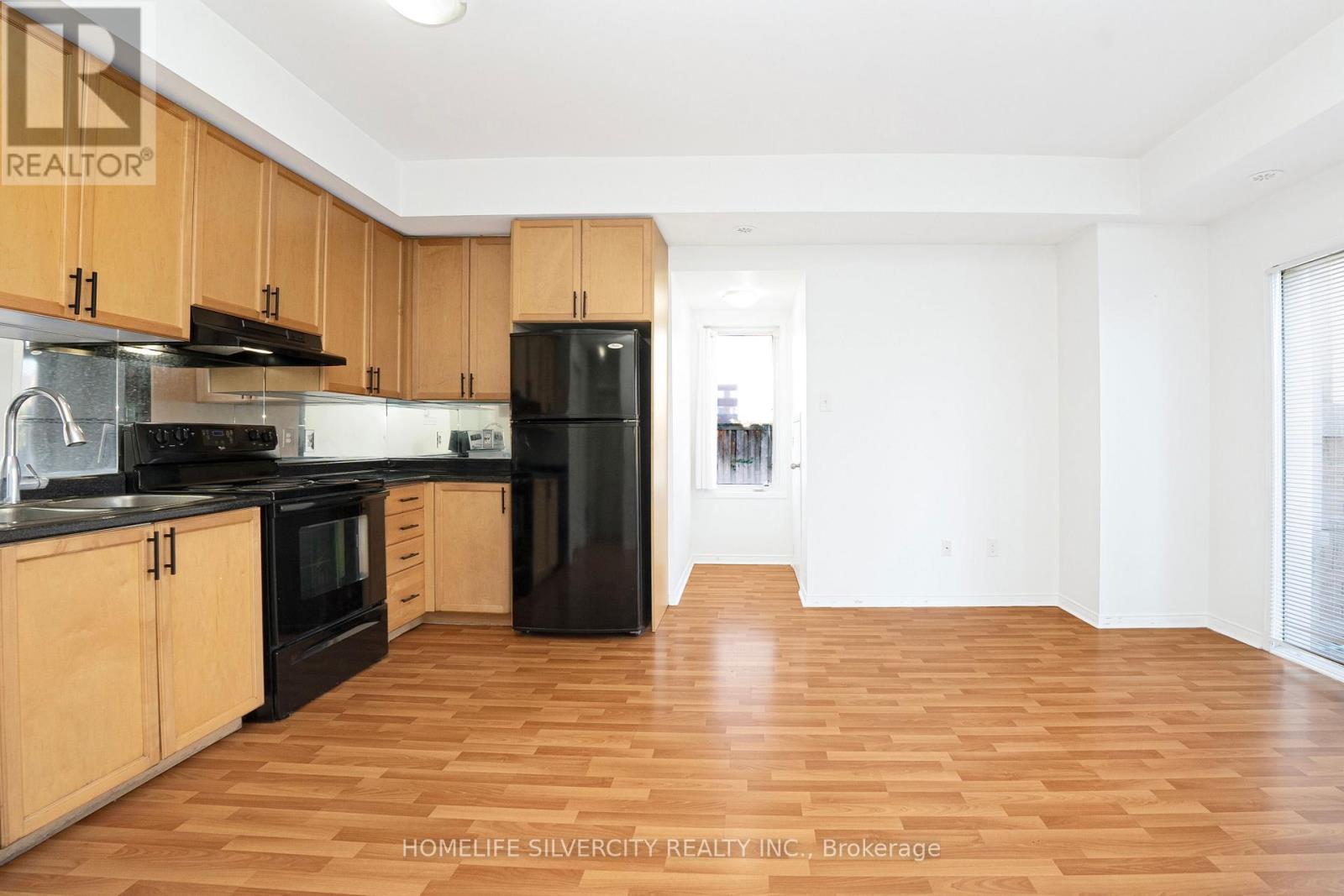 #38 60 FAIRWOOD CIRCLE - 8