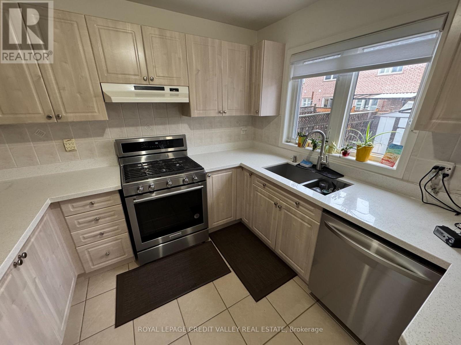 44 AUSTRALIA DRIVE — photo 11