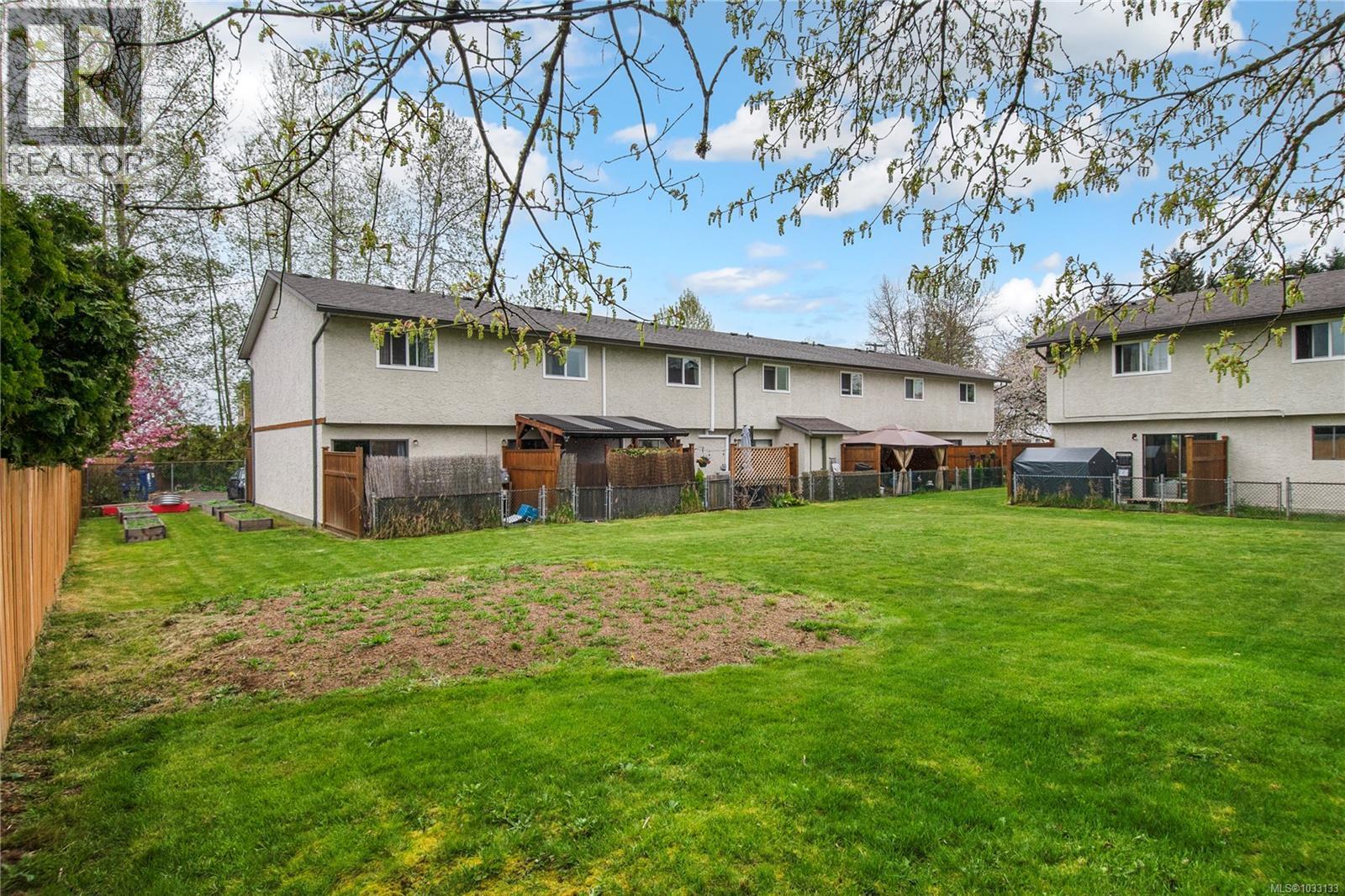 #12 951 17th St - 22